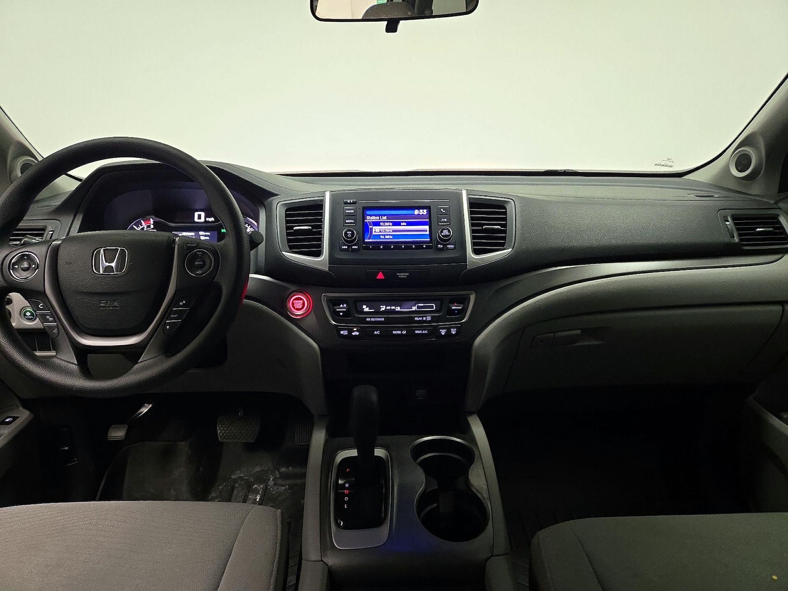 2018 Honda Pilot LX - Photo 10