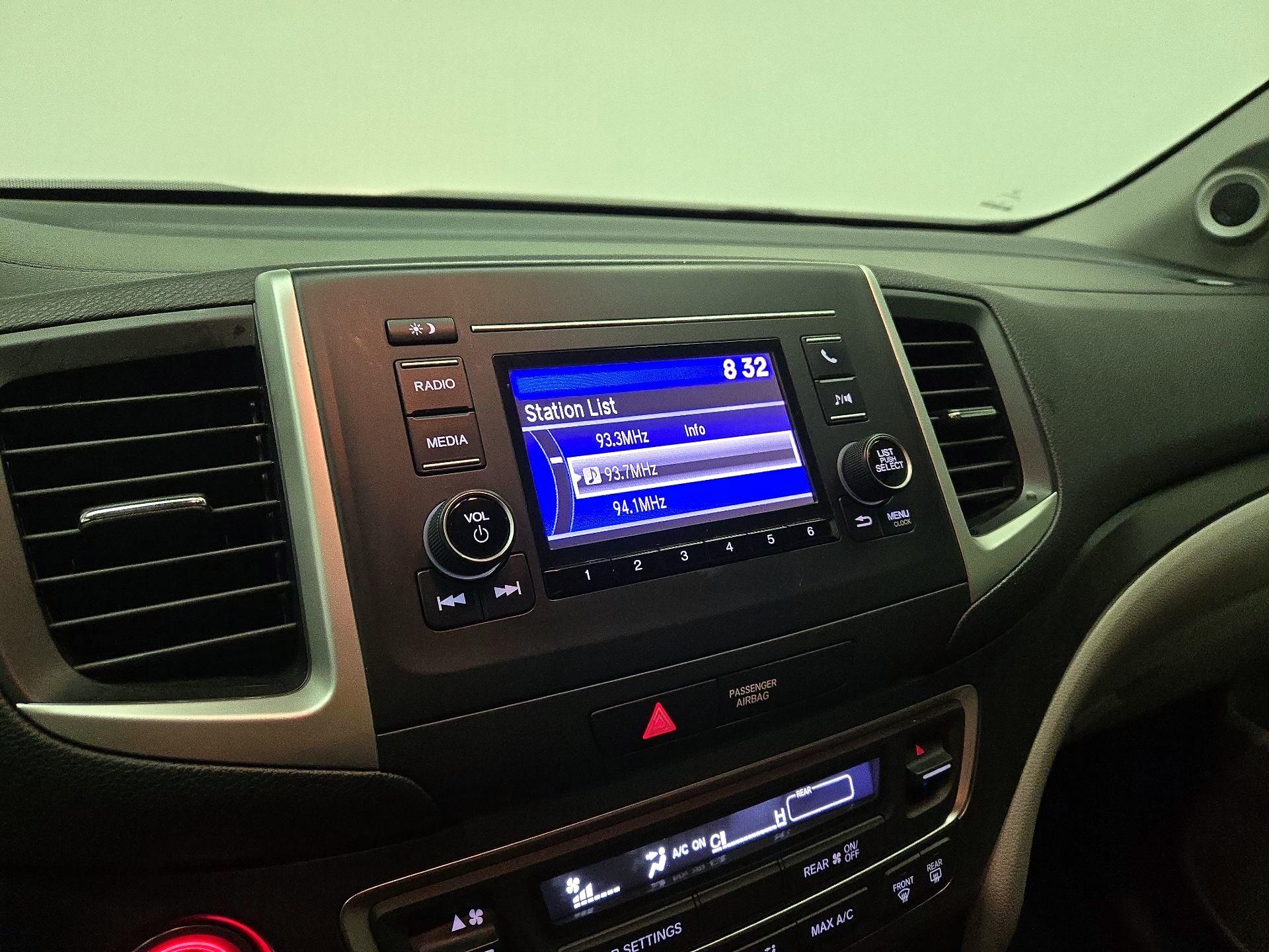 Thumbnail: 2018 Honda Pilot - 15