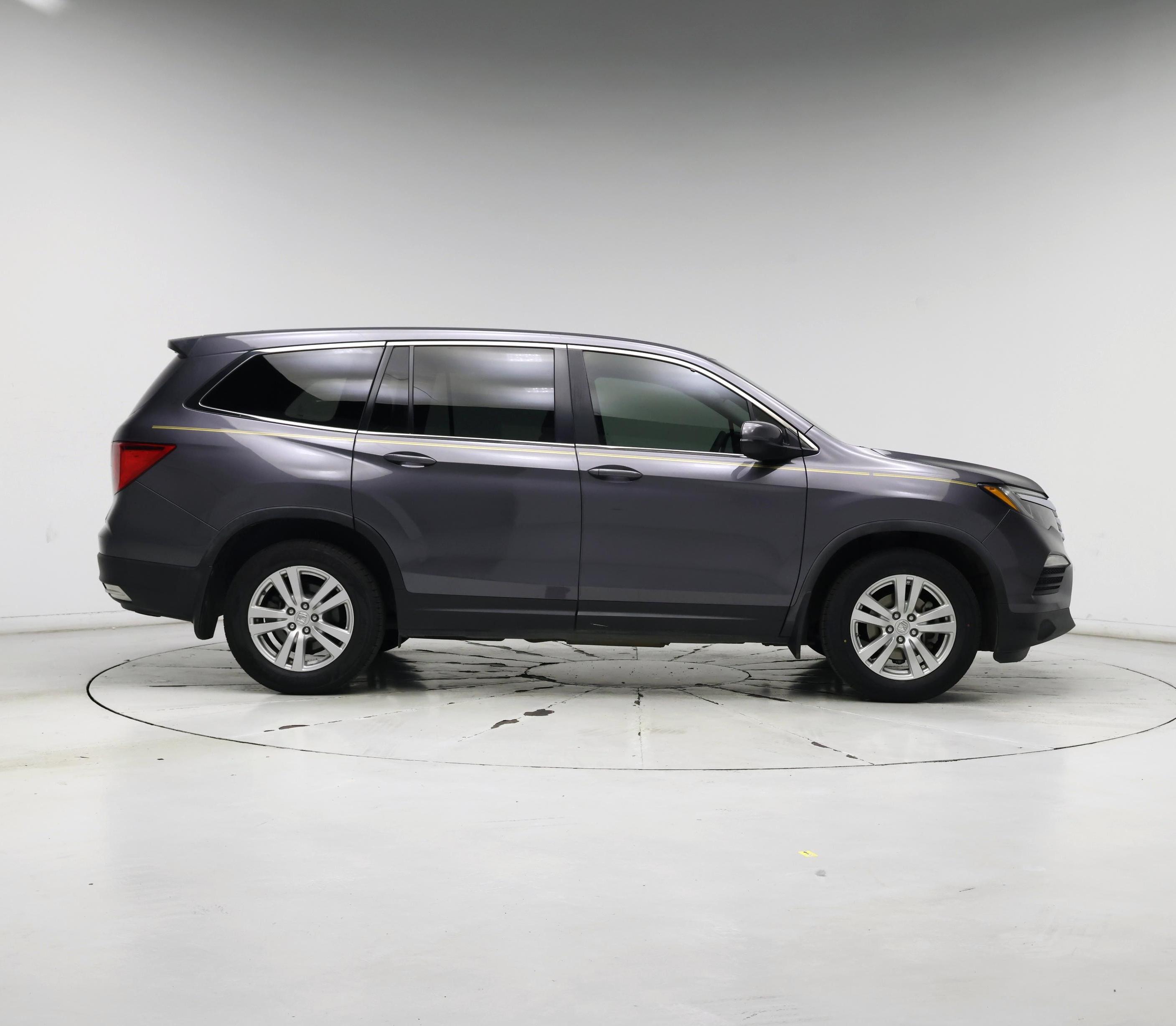 Thumbnail: 2018 Honda Pilot - 7