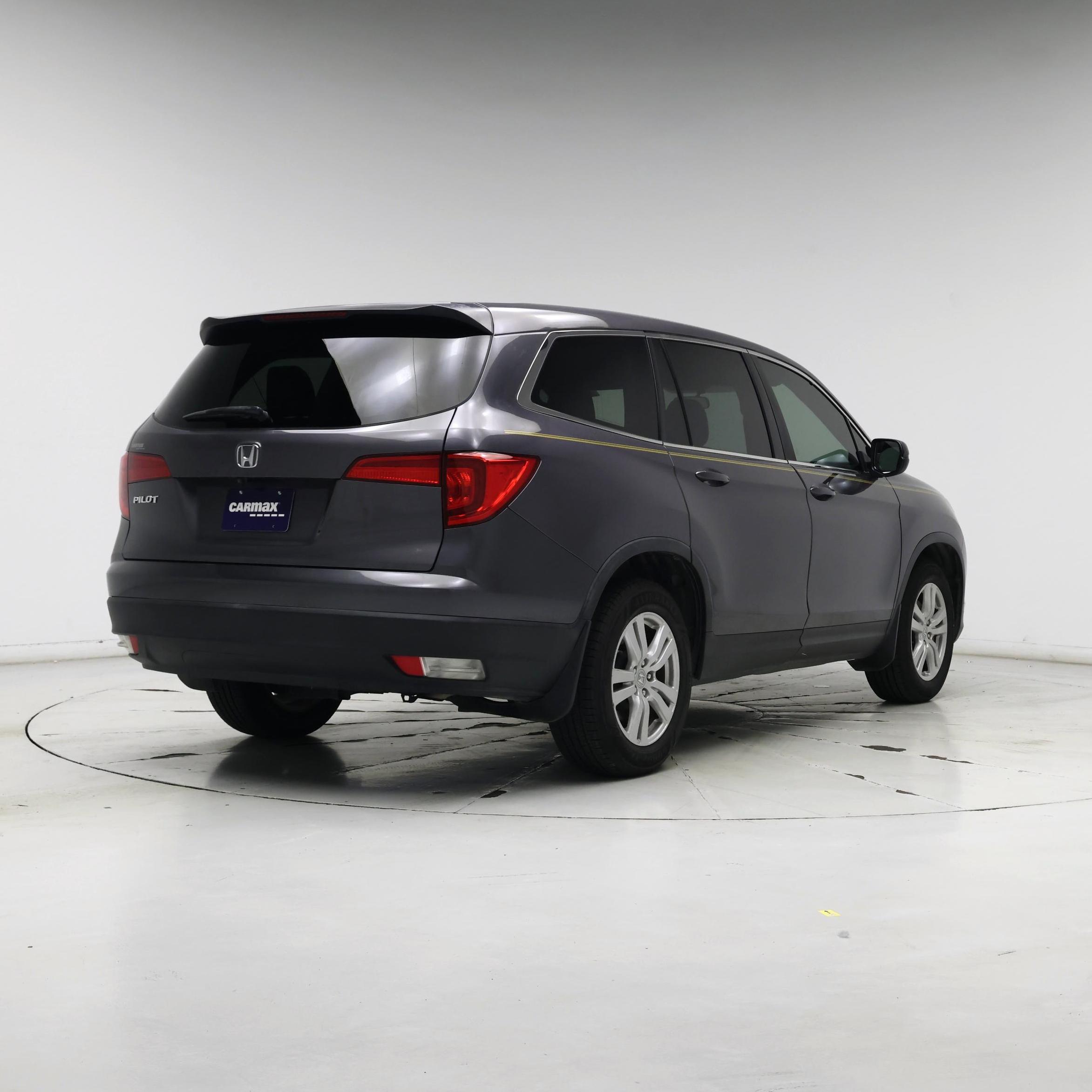 Thumbnail: 2018 Honda Pilot - 8