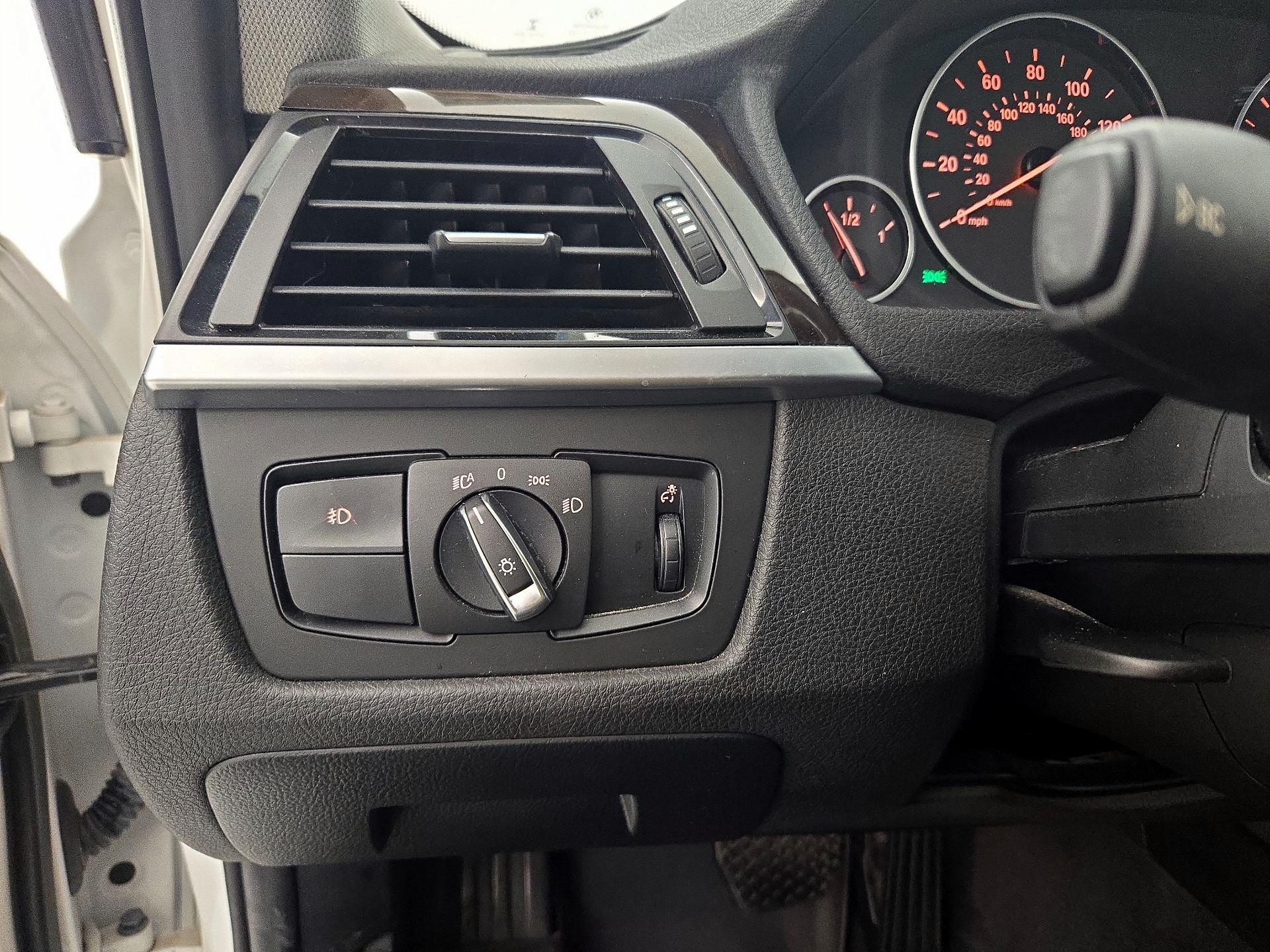 Thumbnail: 2015 BMW 3 Series - 13