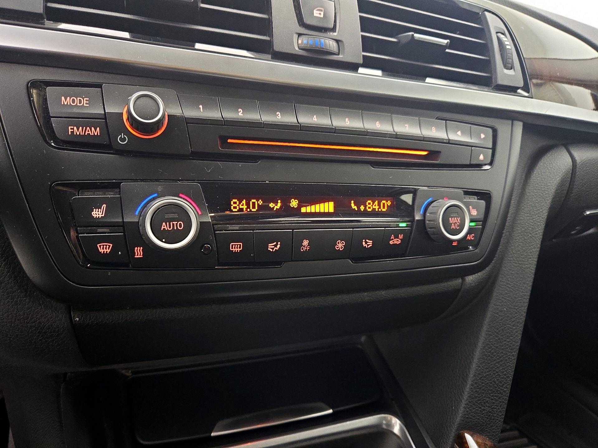 Thumbnail: 2015 BMW 3 Series - 15