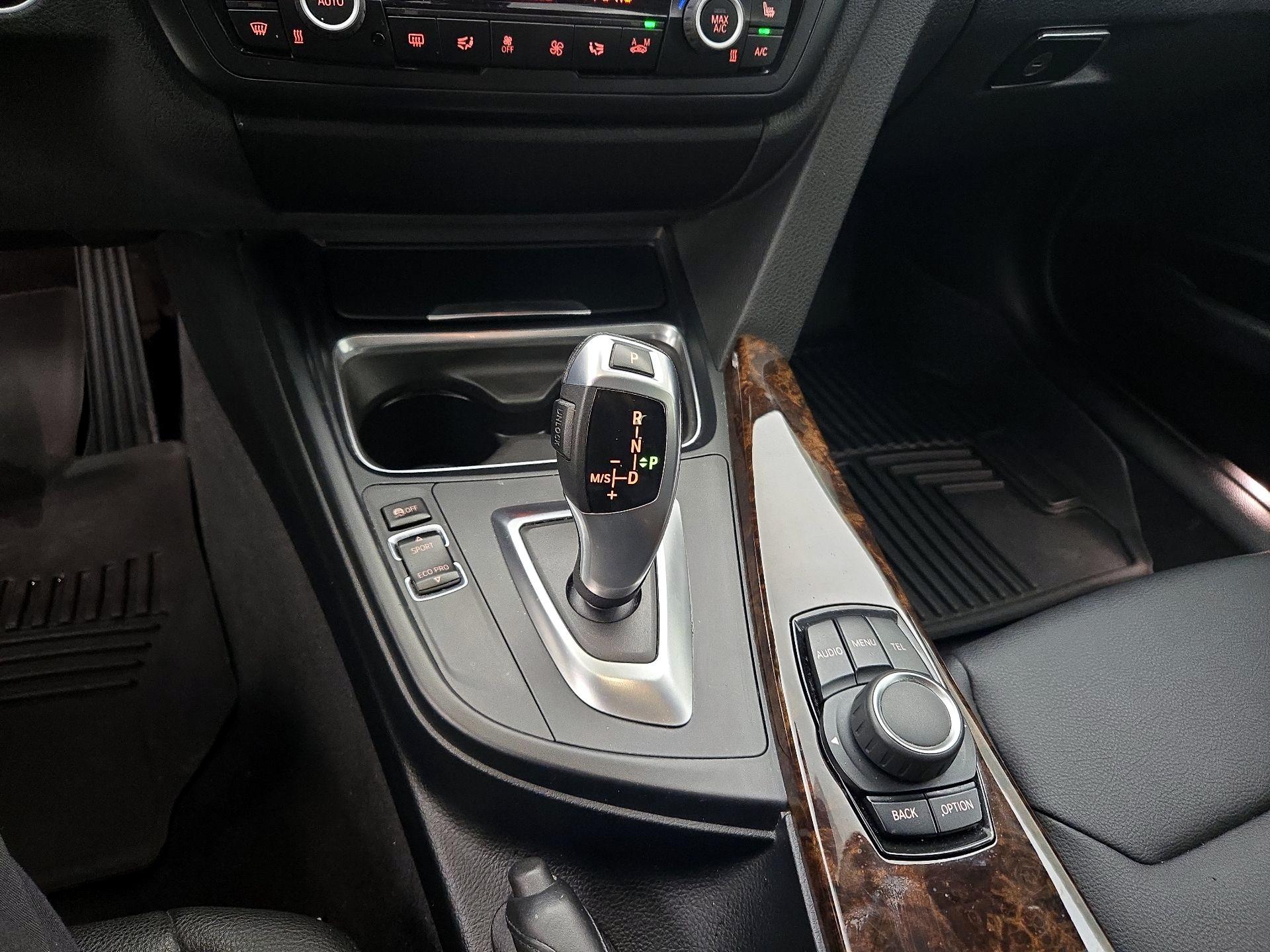 Thumbnail: 2015 BMW 3 Series - 16