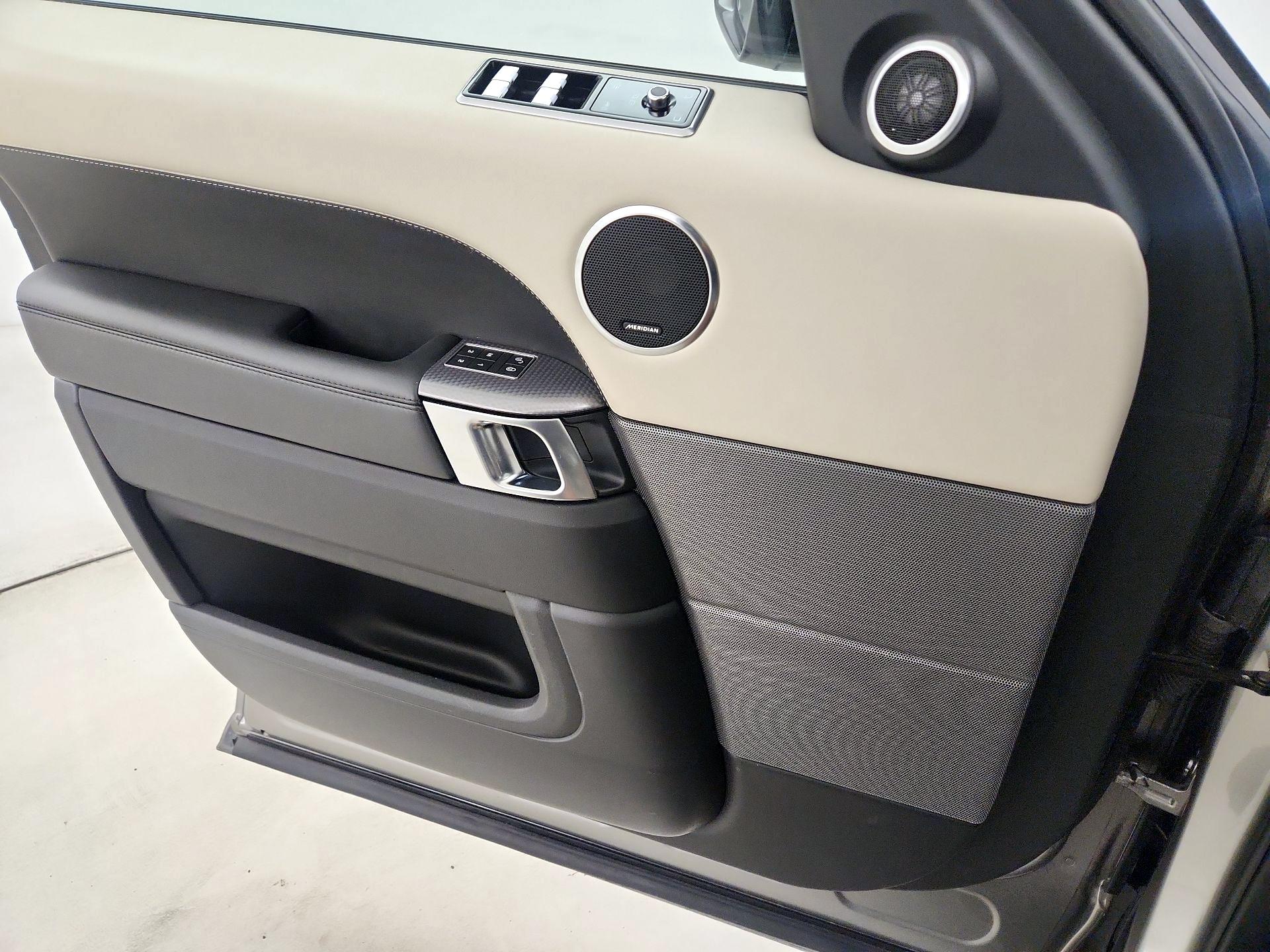 Thumbnail: 2019 Land Rover Range Rover Sport - 12