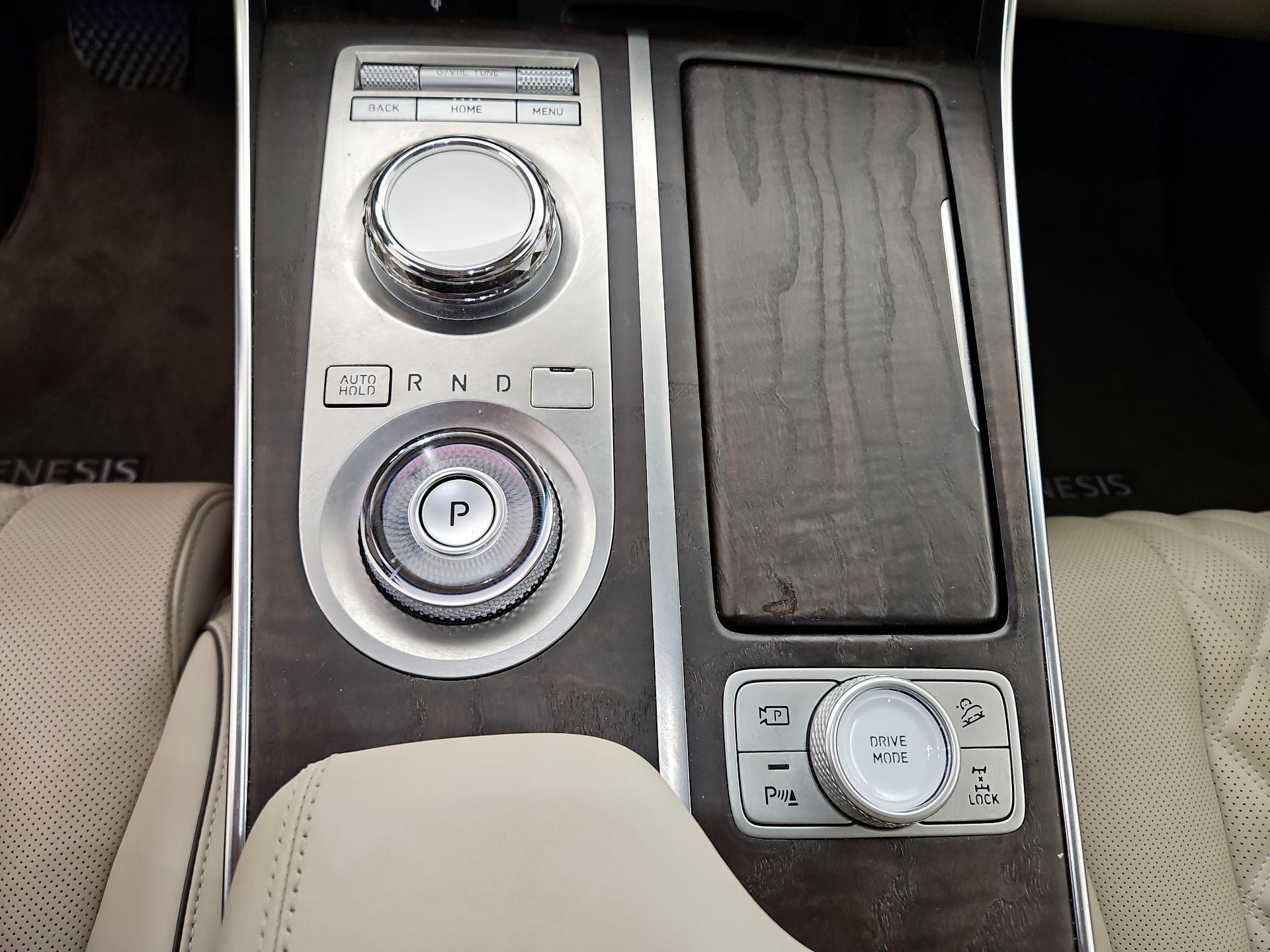 Thumbnail: 2023 Genesis GV80 - 18