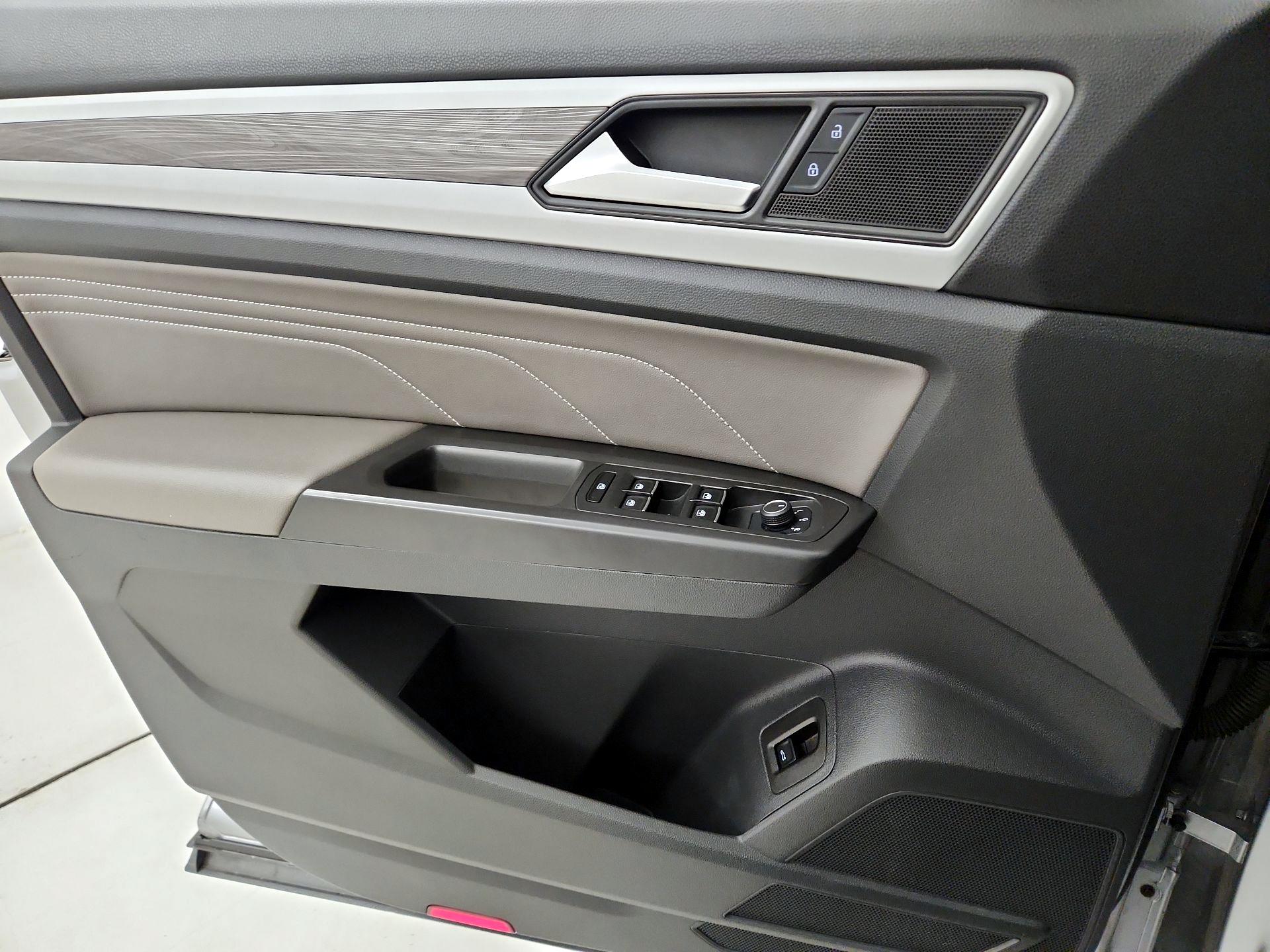 Thumbnail: 2022 Volkswagen Atlas - 12