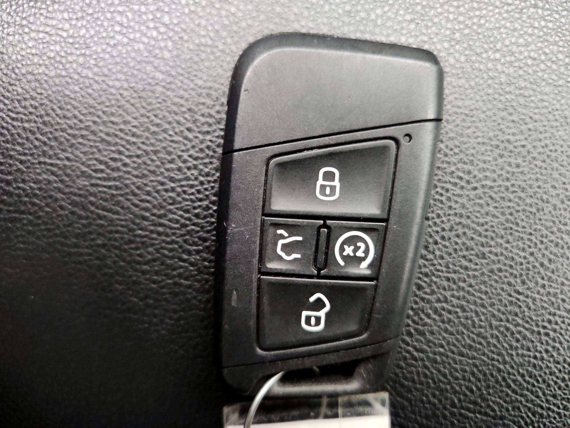 Thumbnail: 2022 Volkswagen Atlas - 18