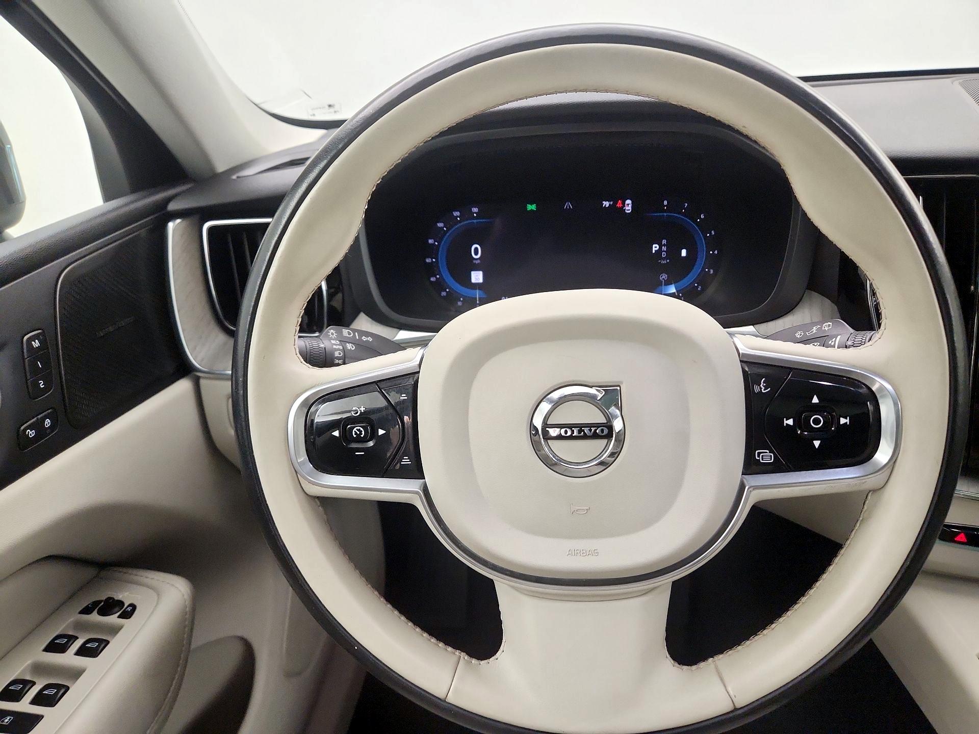 Thumbnail: 2023 Volvo XC60 - 10