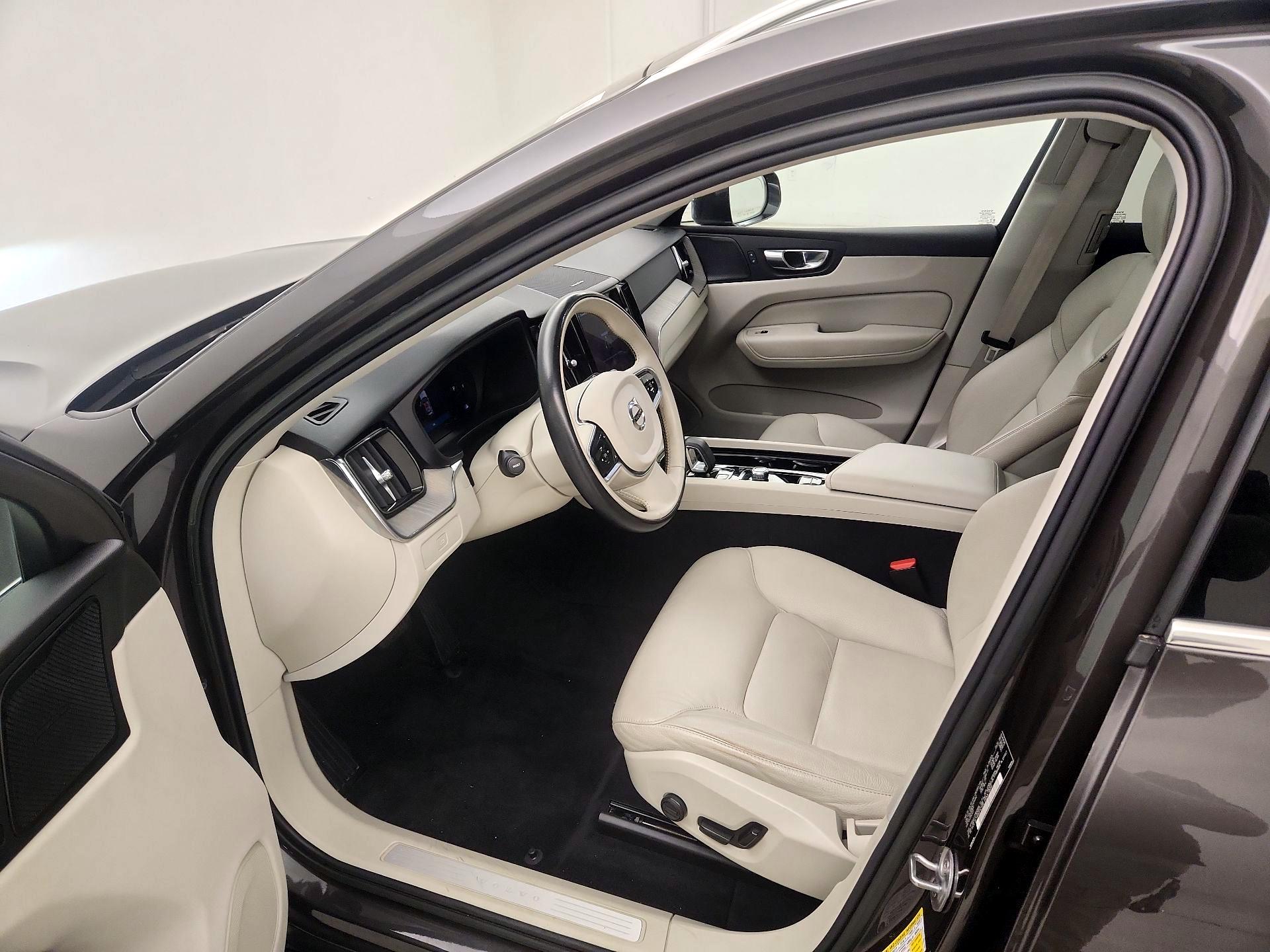 Thumbnail: 2023 Volvo XC60 - 11