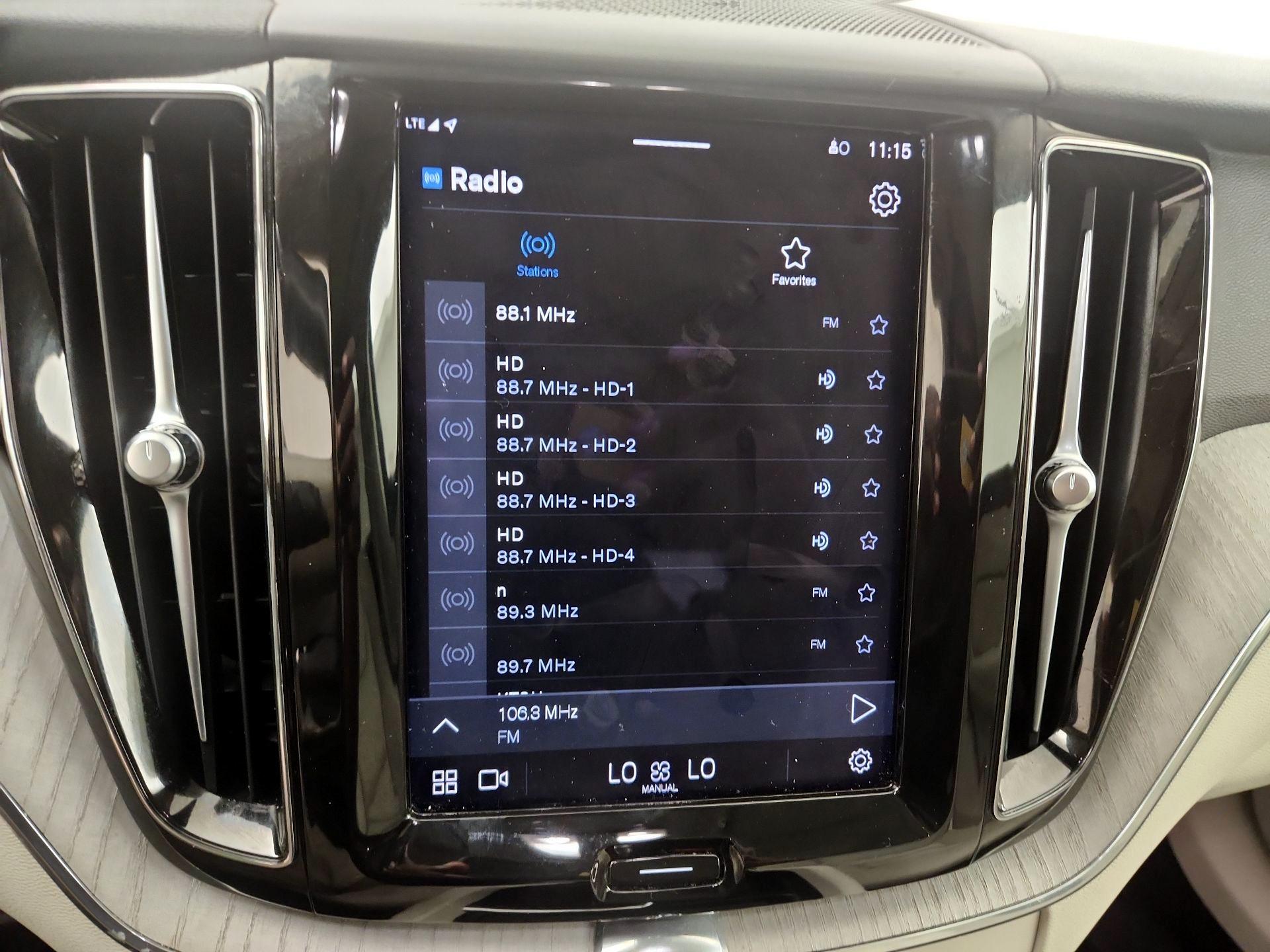 Thumbnail: 2023 Volvo XC60 - 15