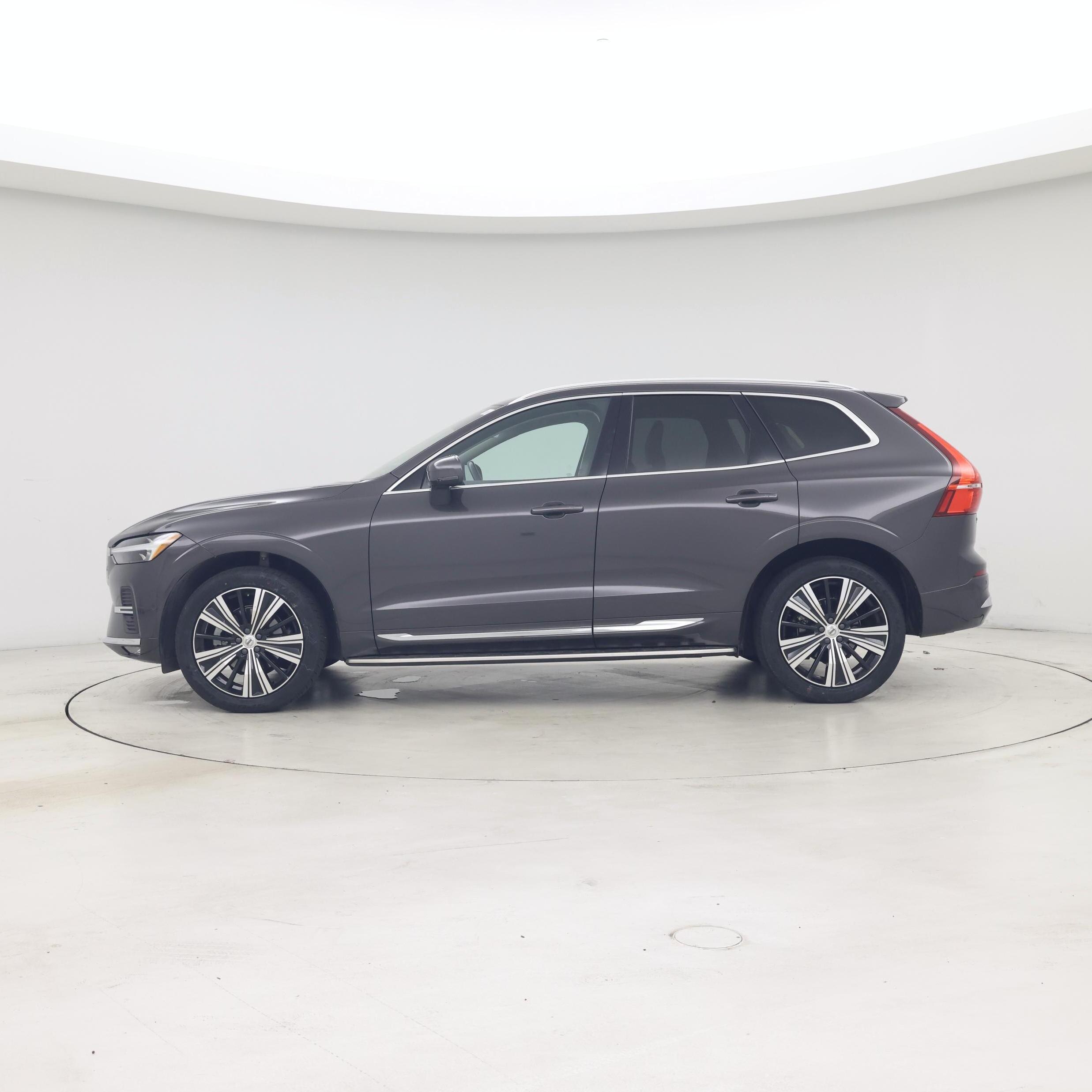 Thumbnail: 2023 Volvo XC60 - 3