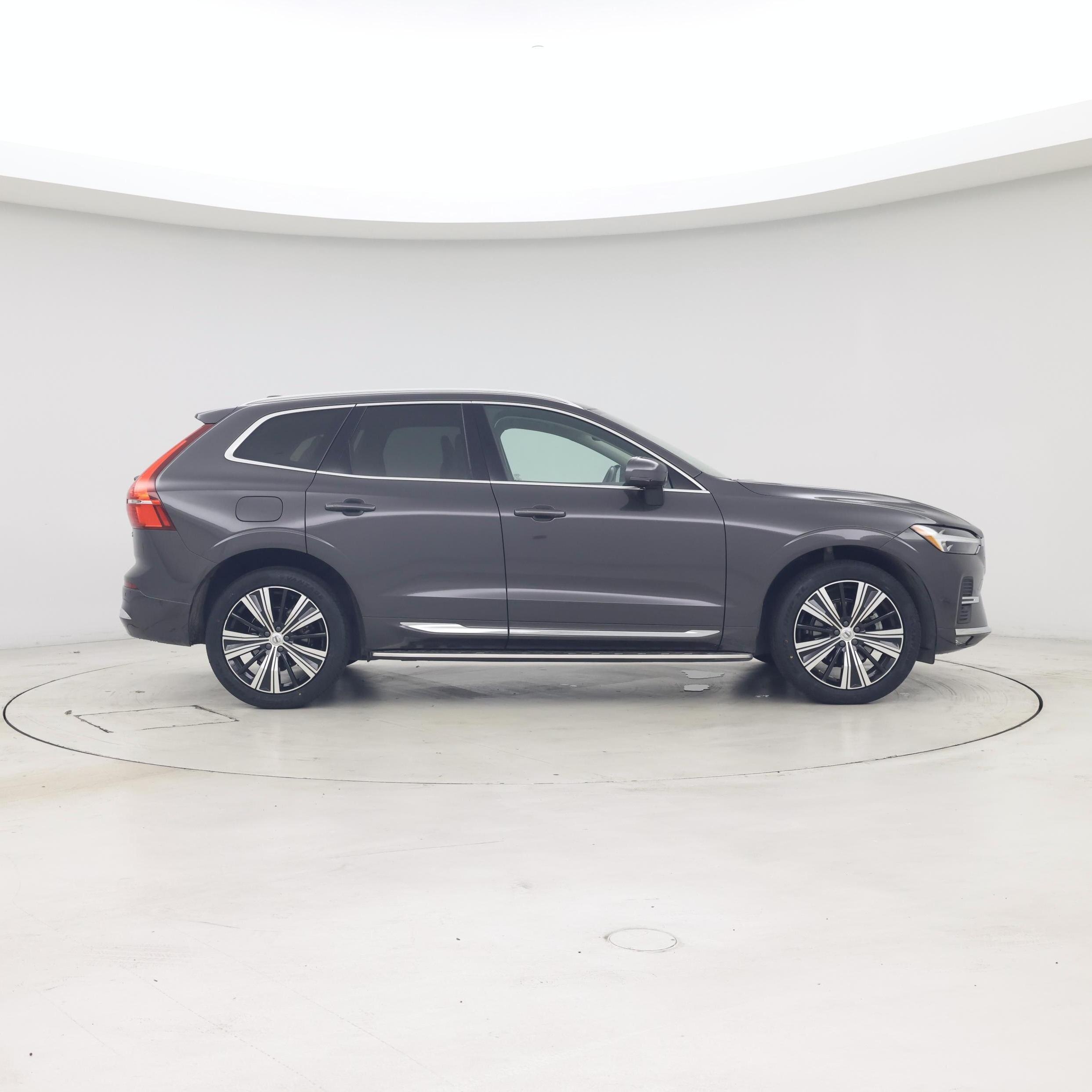 Thumbnail: 2023 Volvo XC60 - 7
