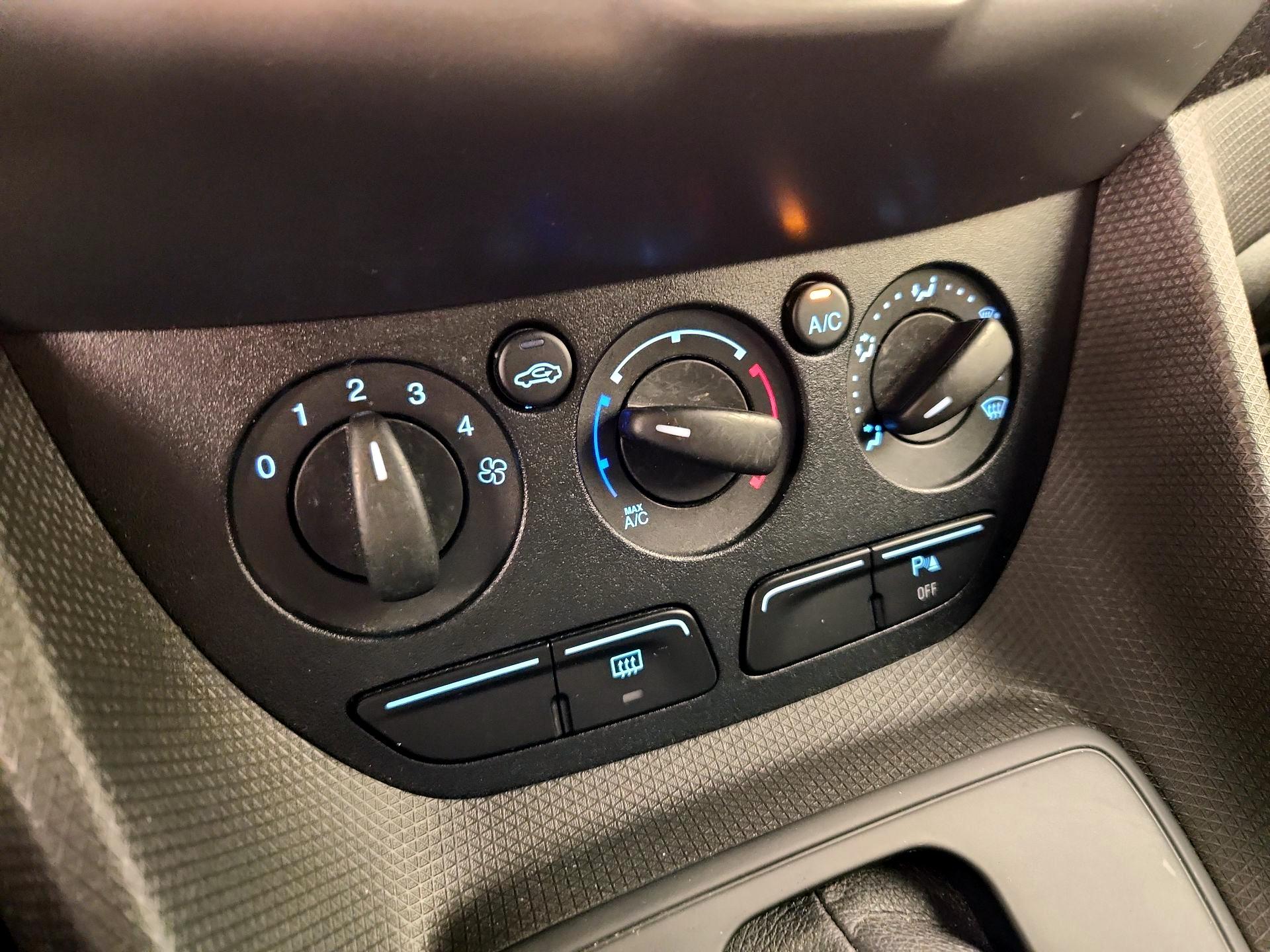 Thumbnail: 2017 Ford Transit Series - 16