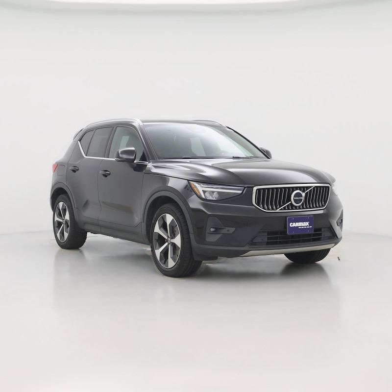 2023 Volvo XC40 B5 Plus Bright Theme