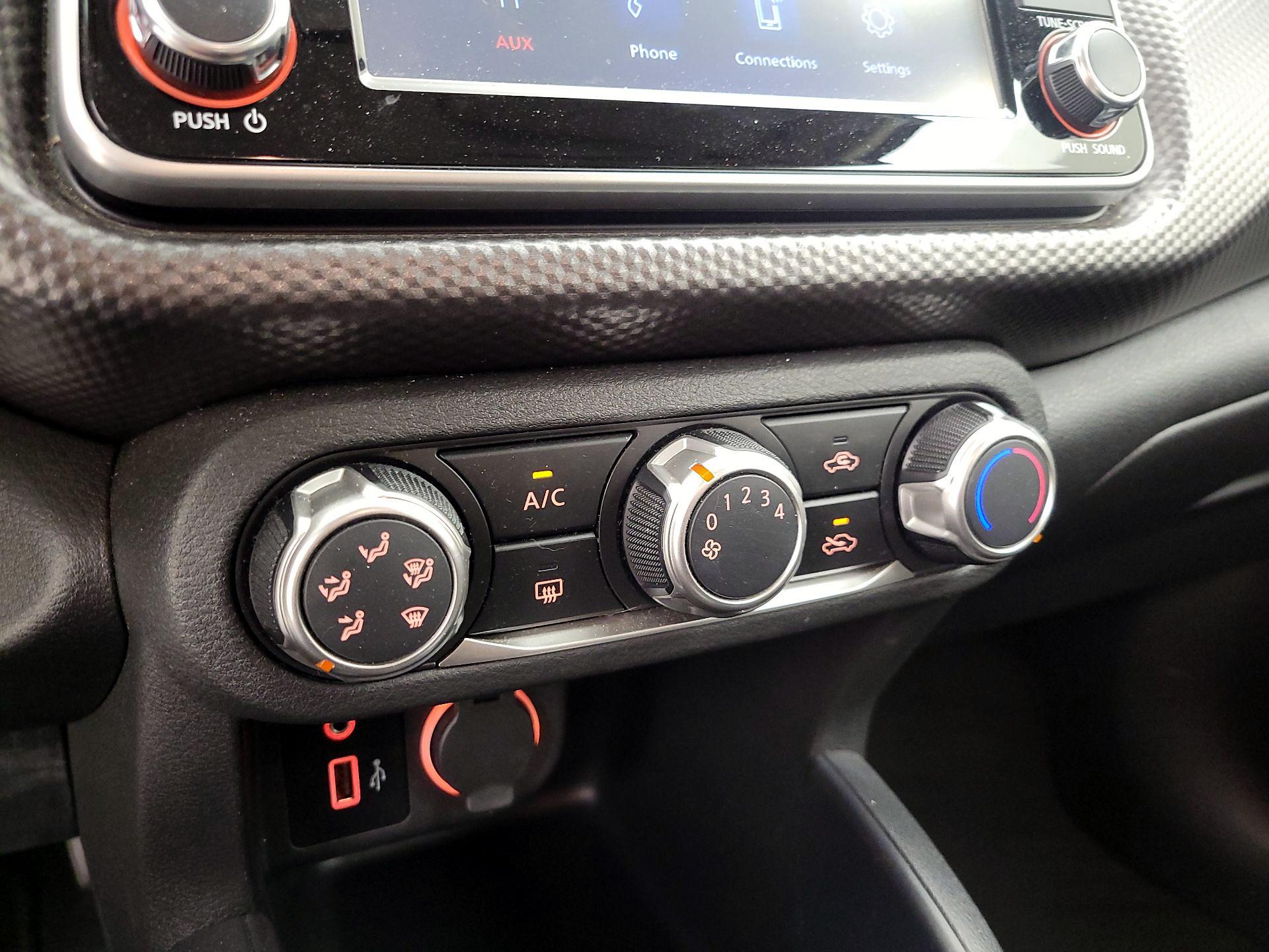 Thumbnail: 2020 Nissan Kicks - 14