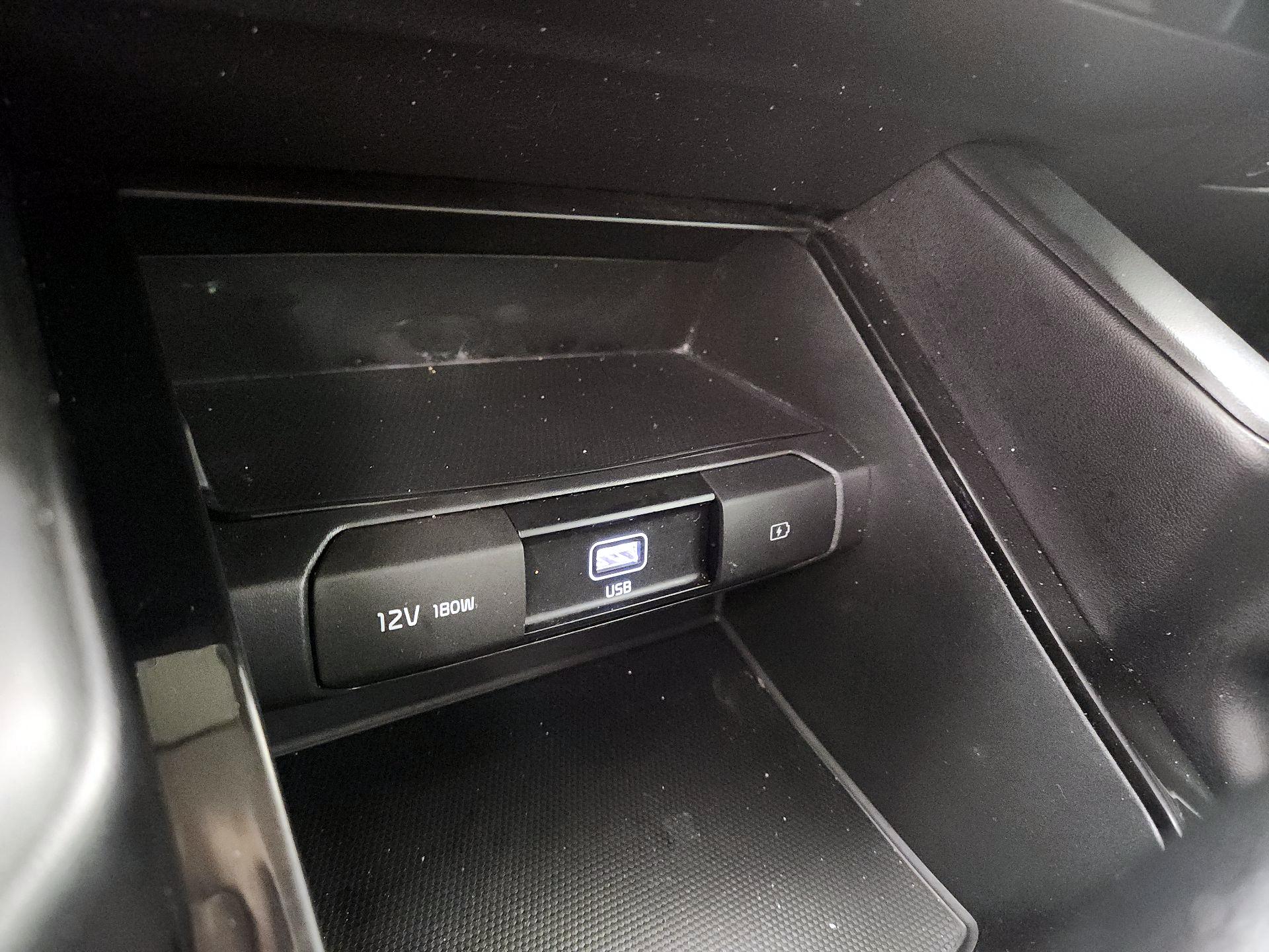 Thumbnail: 2021 Kia Telluride - 18