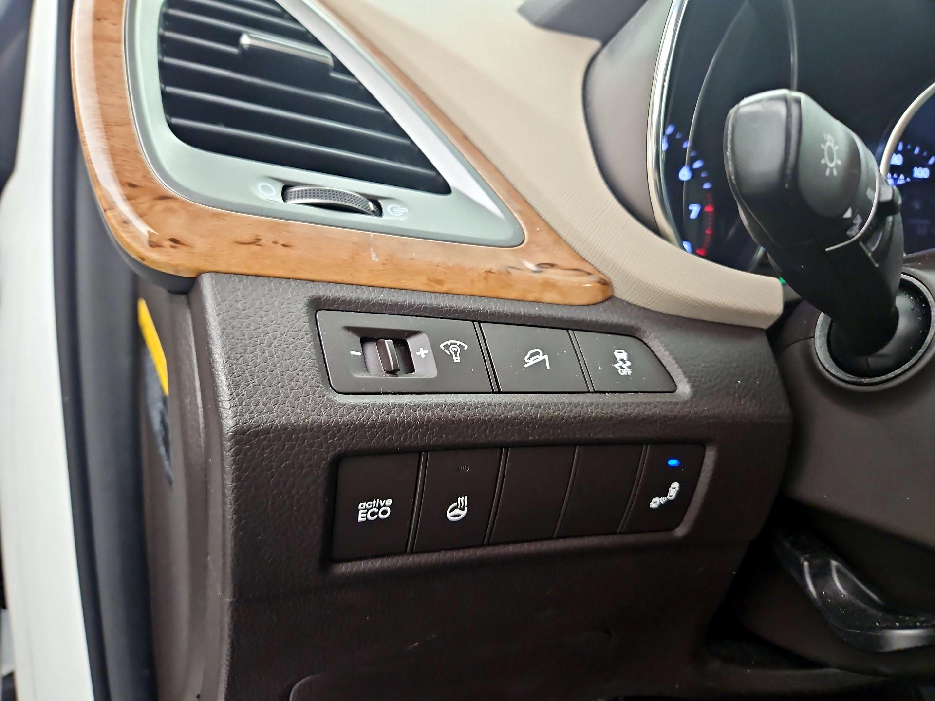 Thumbnail: 2015 Hyundai Santa Fe - 13