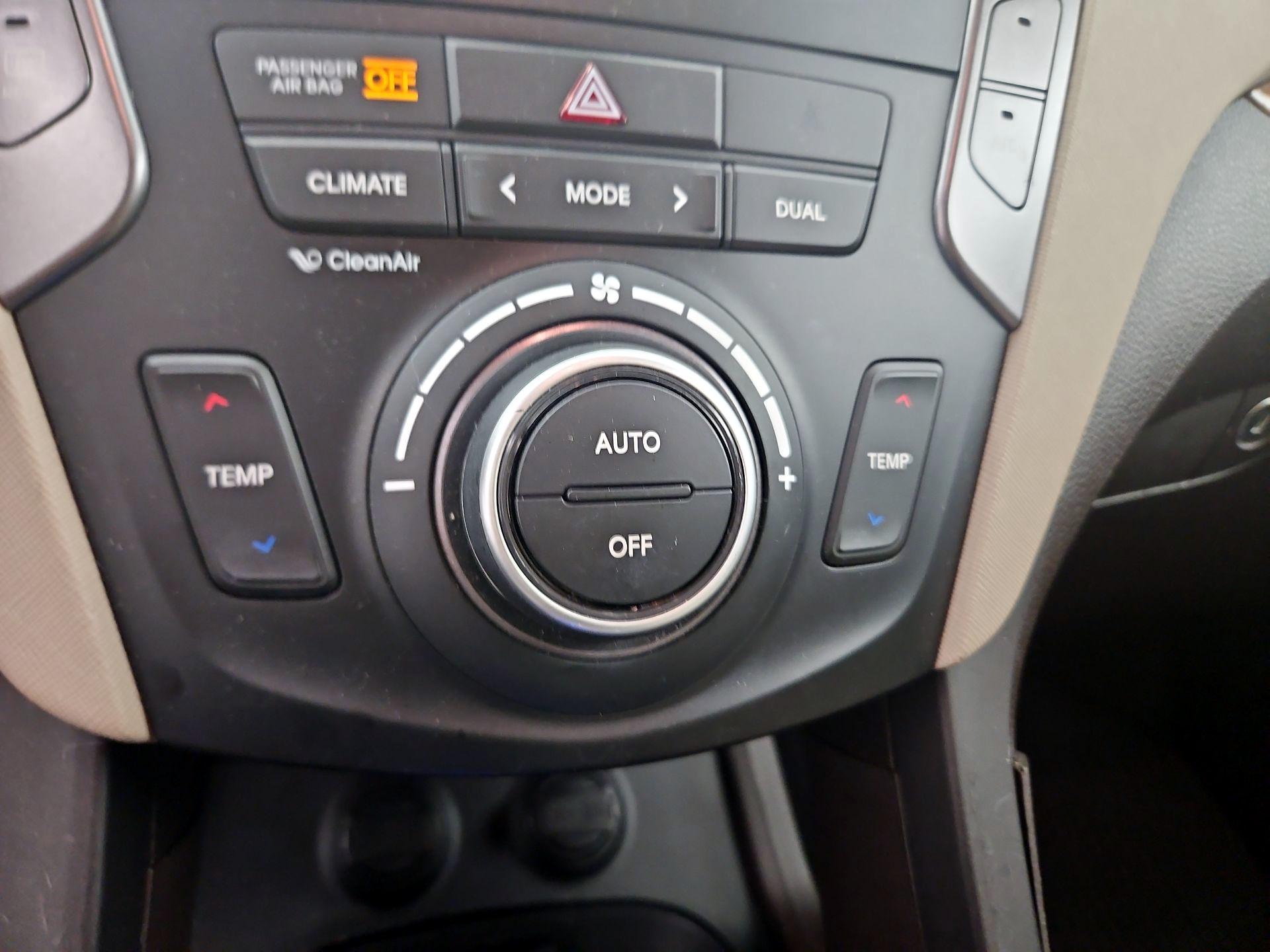 Thumbnail: 2015 Hyundai Santa Fe - 16