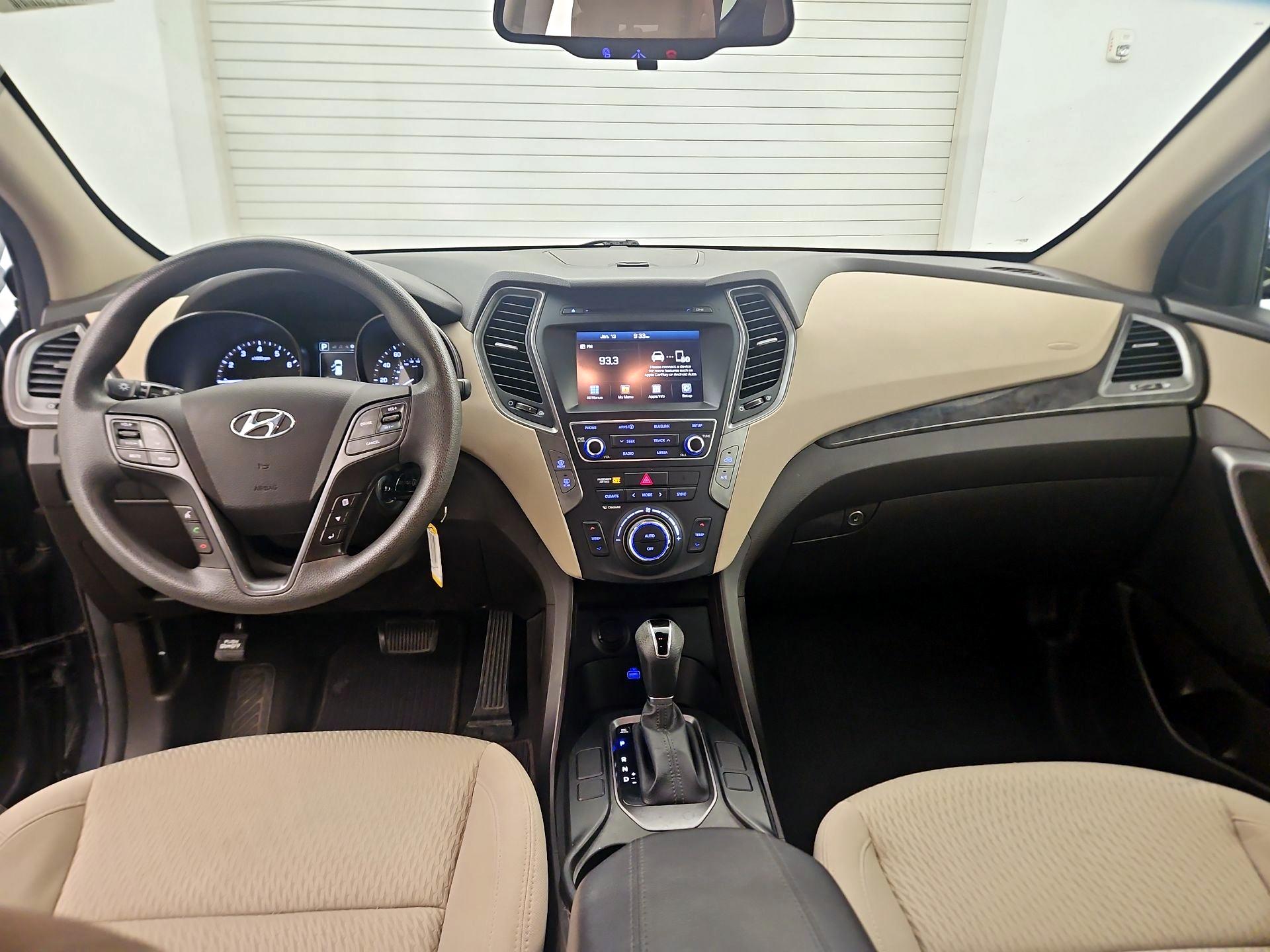 Thumbnail: 2017 Hyundai Santa Fe - 9