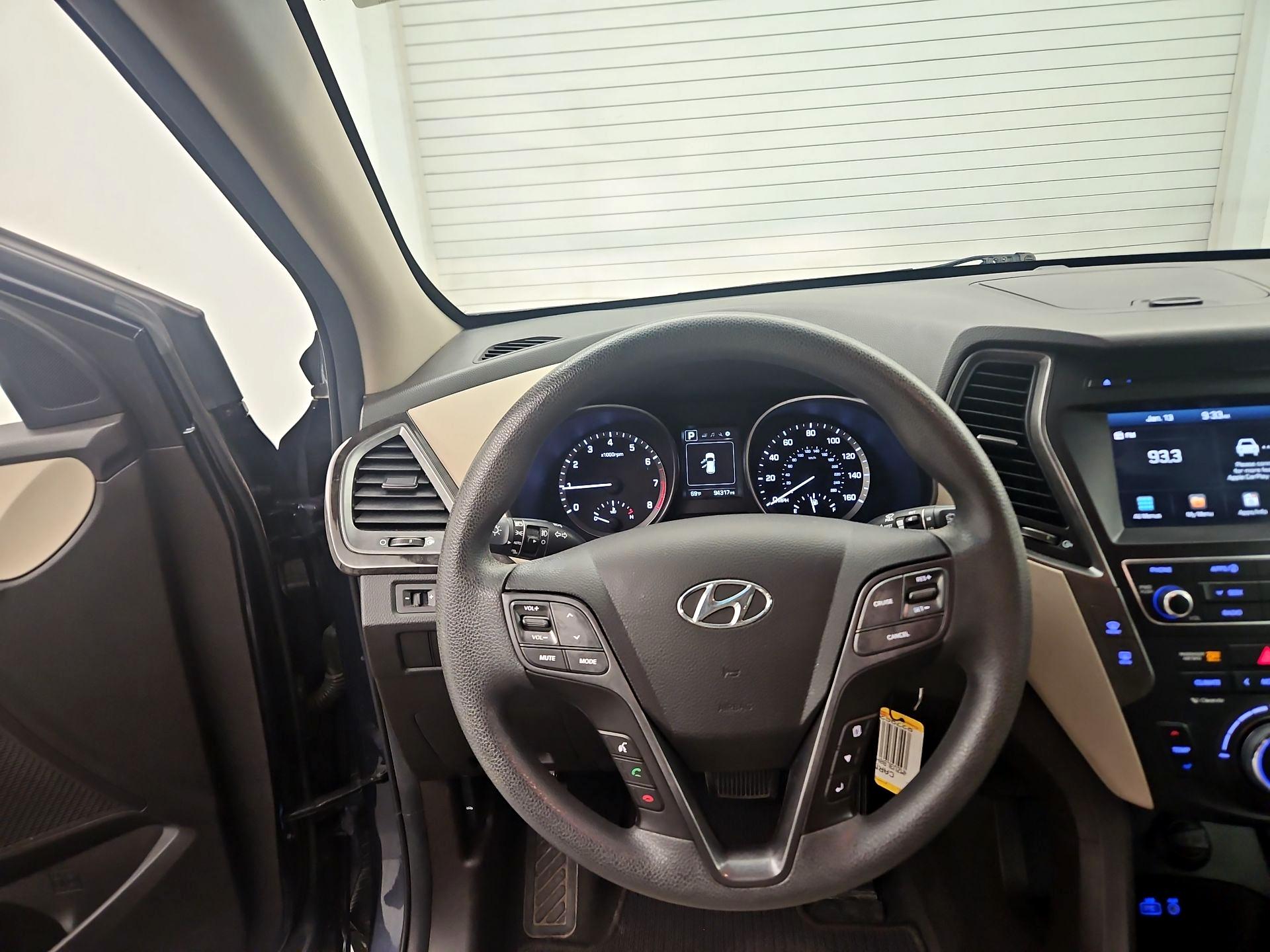 Thumbnail: 2017 Hyundai Santa Fe - 10