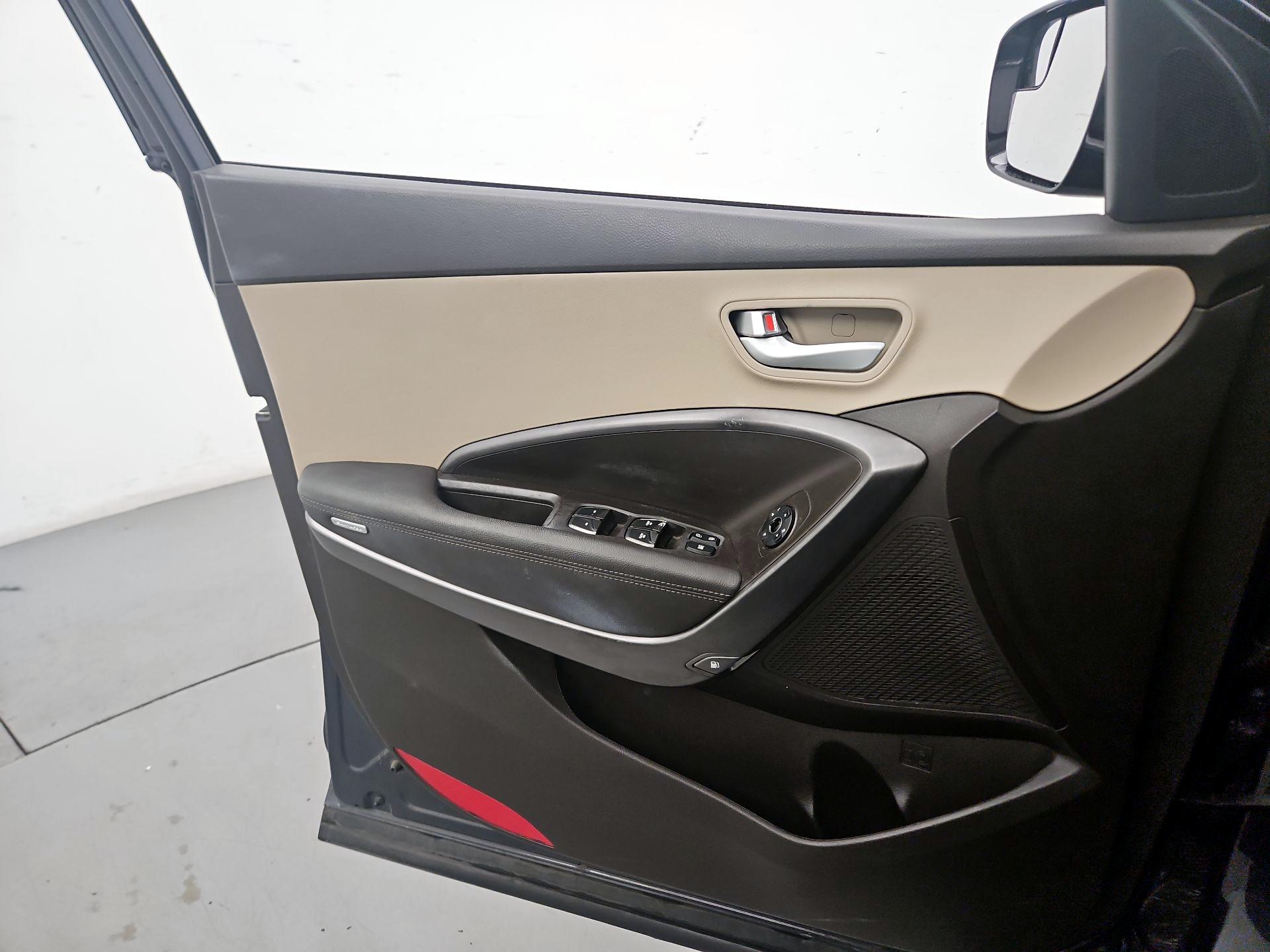 Thumbnail: 2017 Hyundai Santa Fe - 12