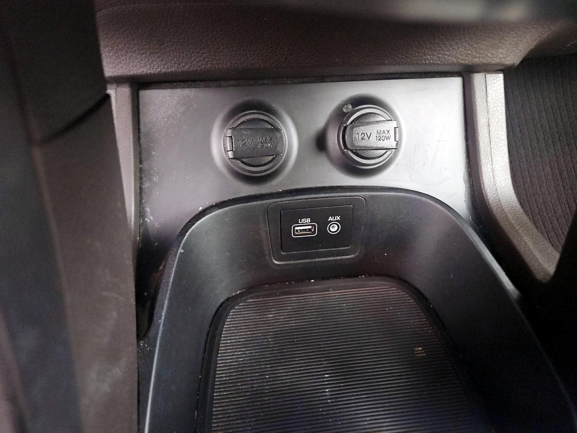 Thumbnail: 2017 Hyundai Santa Fe - 18