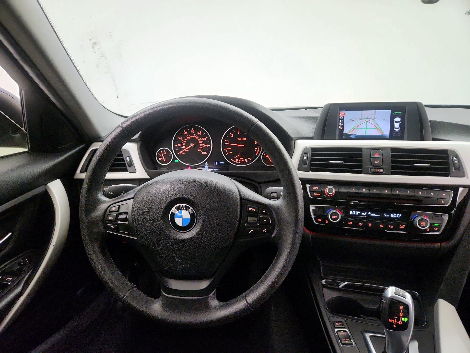 Thumbnail: 2017 BMW 3 Series - 10