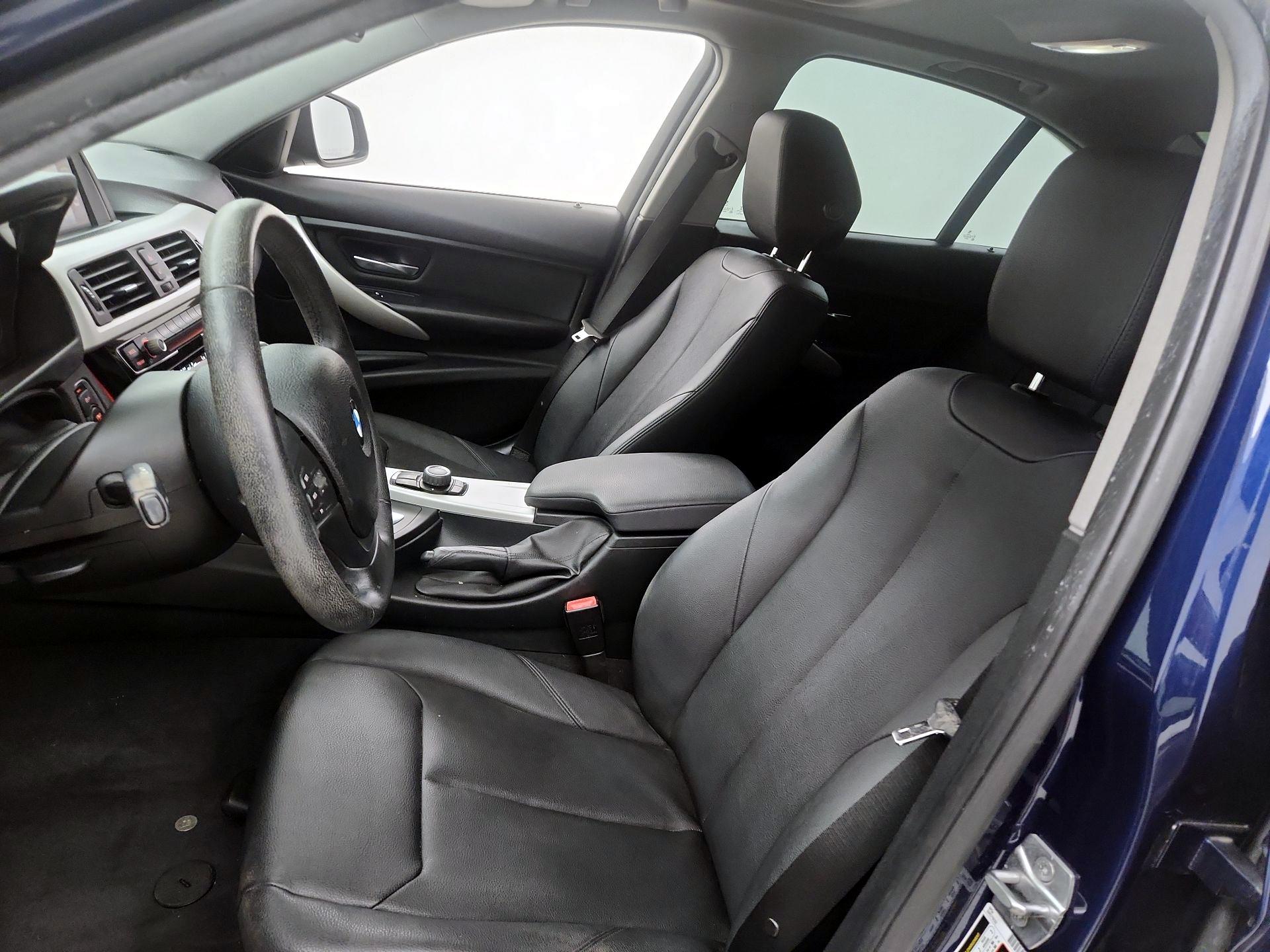 Thumbnail: 2017 BMW 3 Series - 11