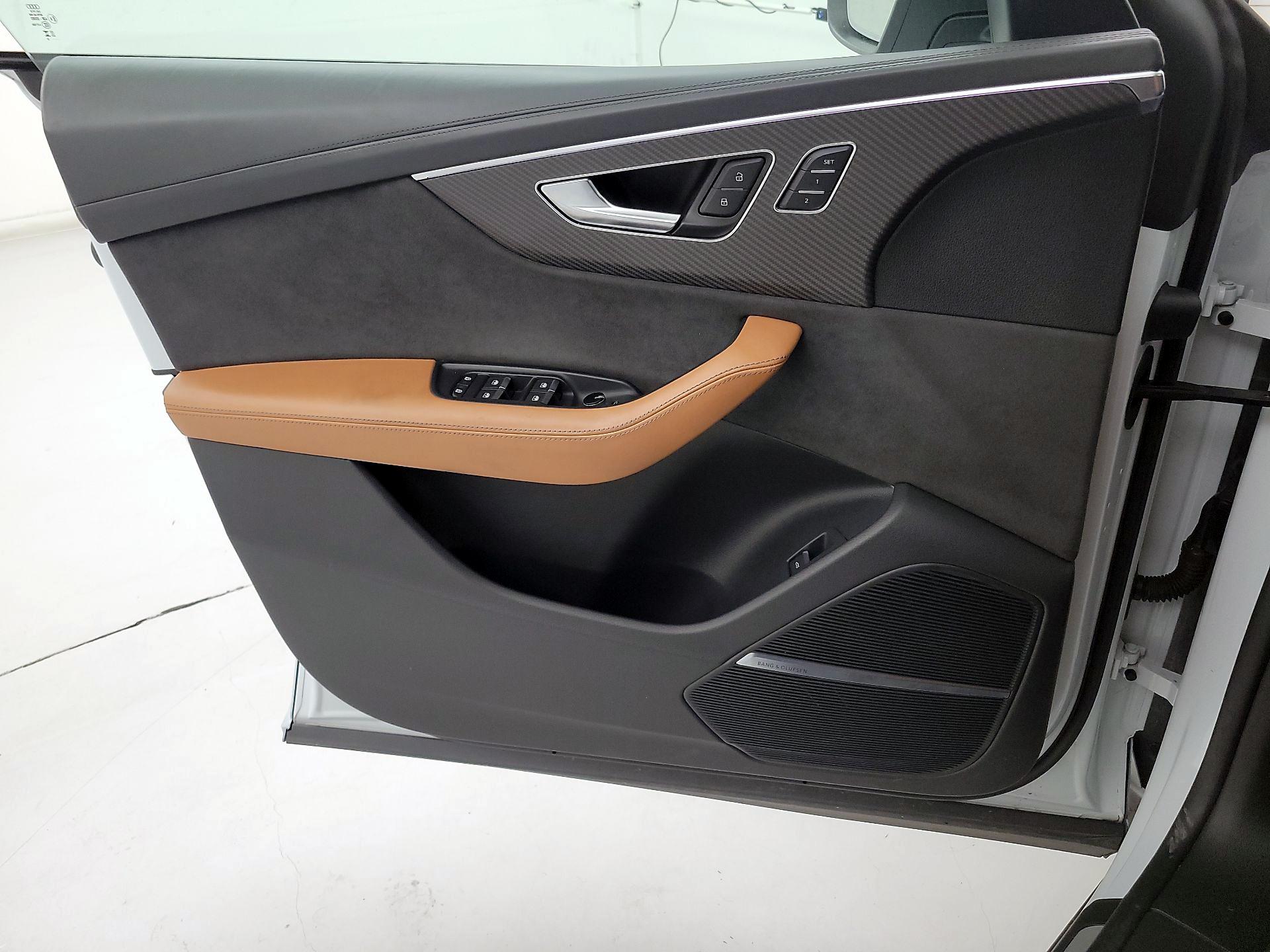 Thumbnail: 2023 Audi RS Q8 - 12