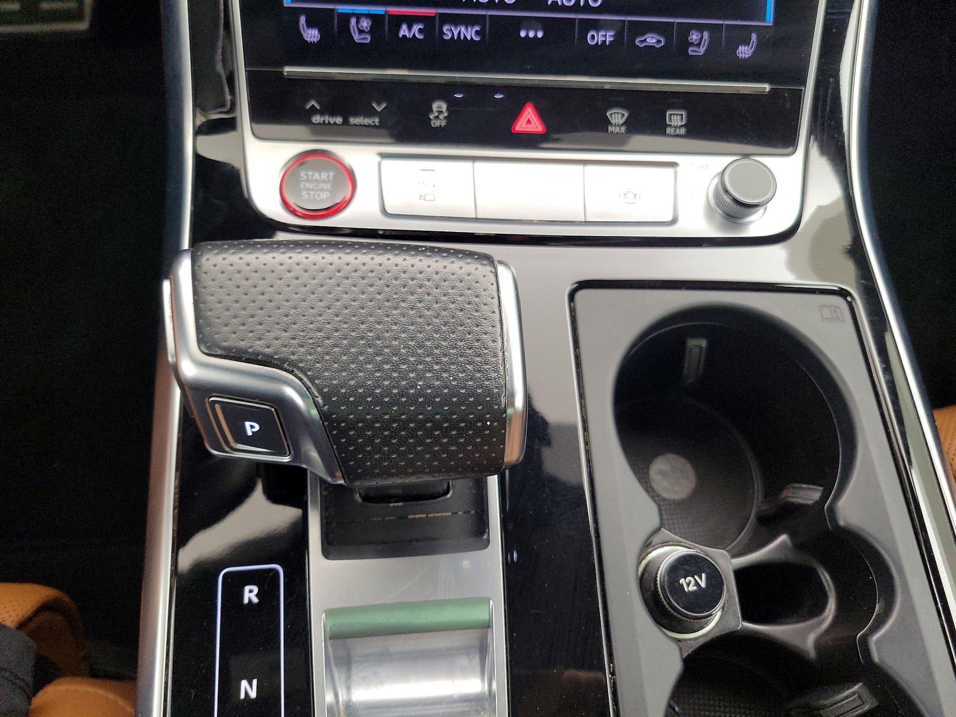 Thumbnail: 2023 Audi RS Q8 - 18