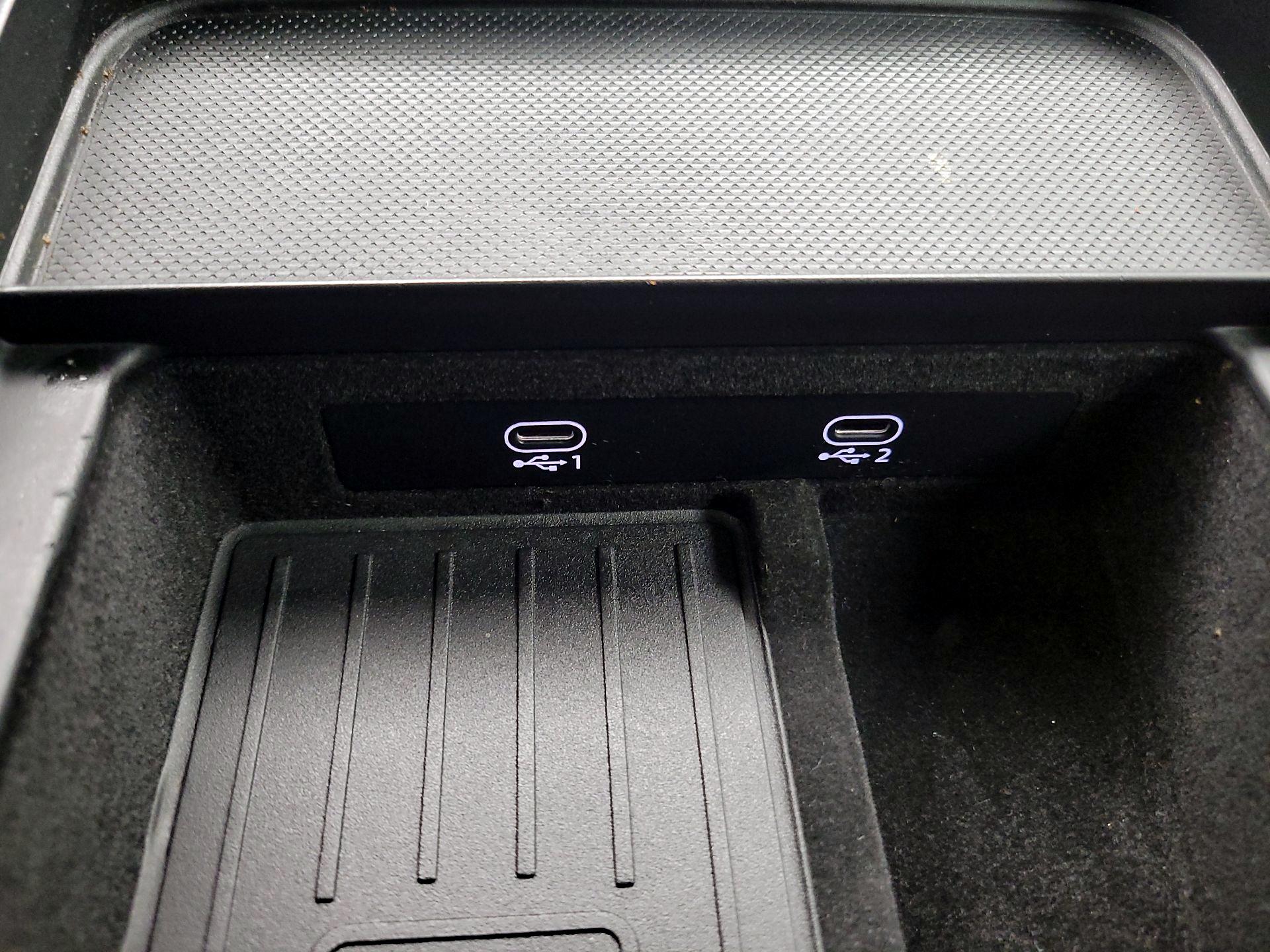 Thumbnail: 2023 Audi RS Q8 - 19