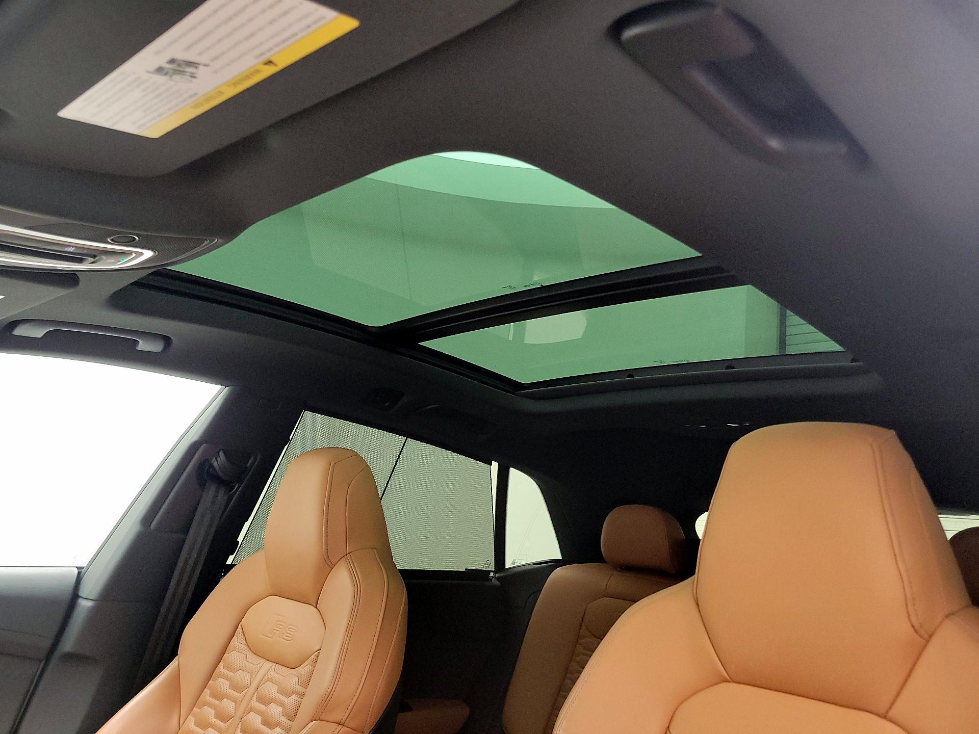 Thumbnail: 2023 Audi RS Q8 - 20