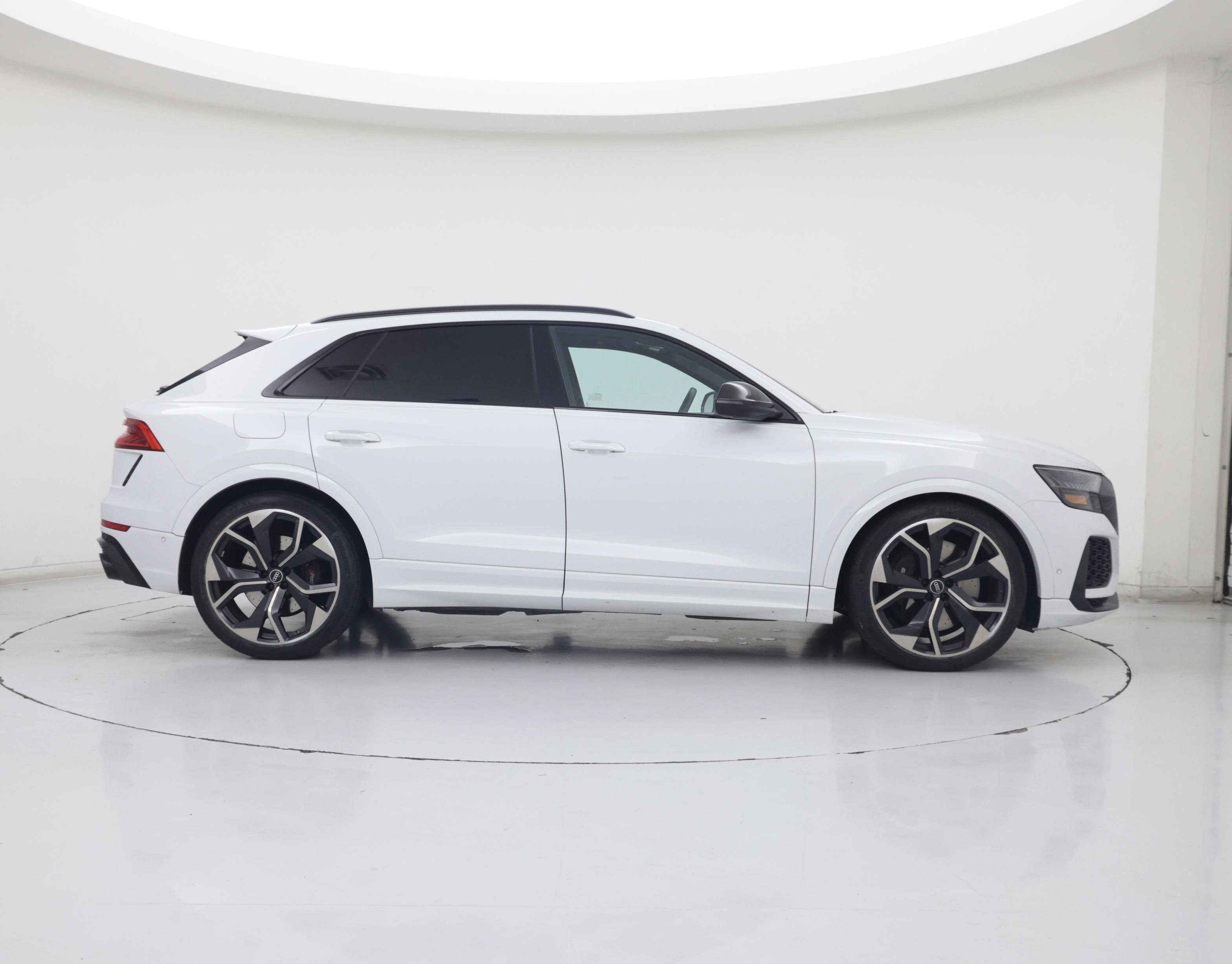 Thumbnail: 2023 Audi RS Q8 - 7