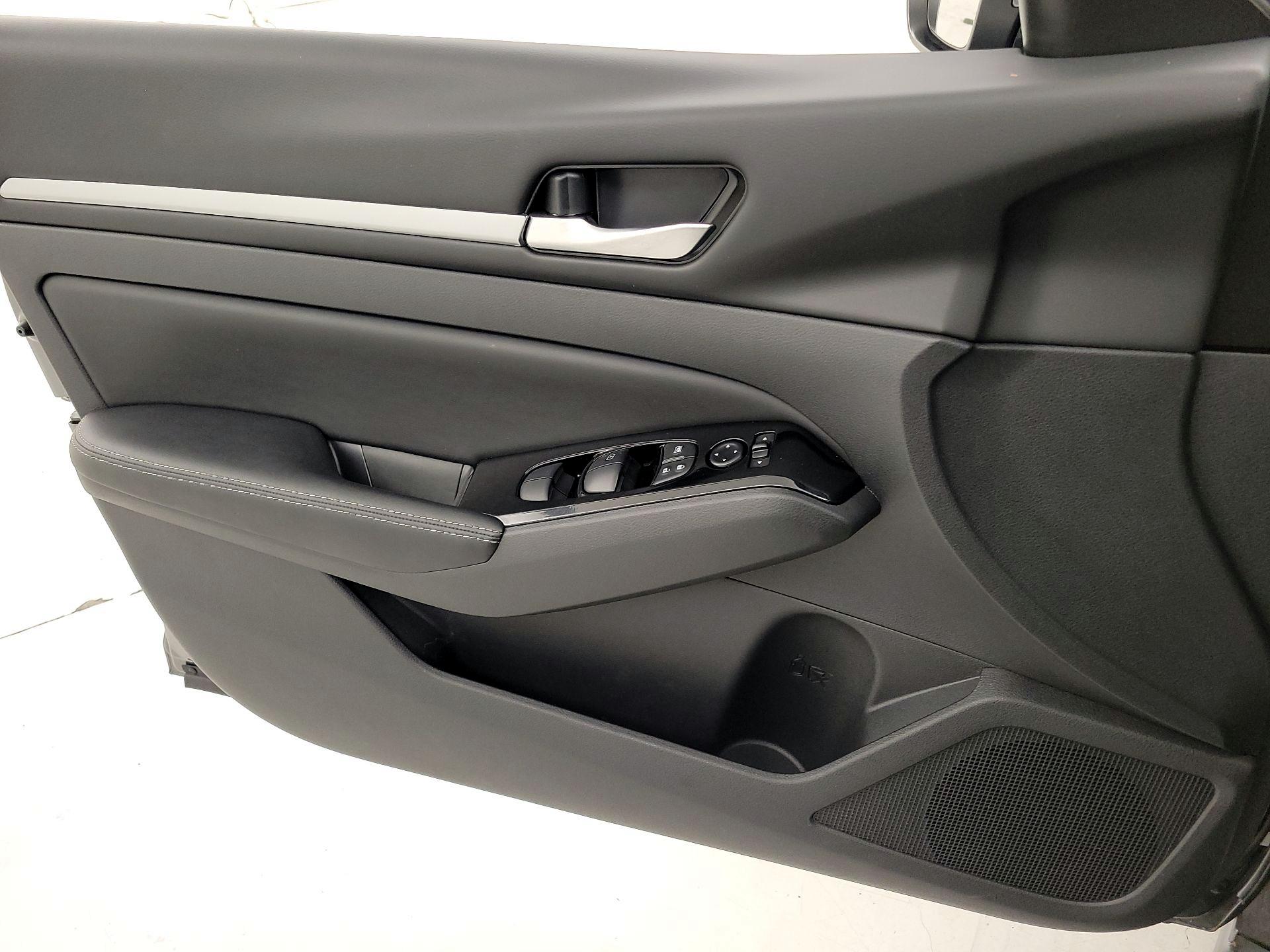 Thumbnail: 2025 Nissan Altima - 12