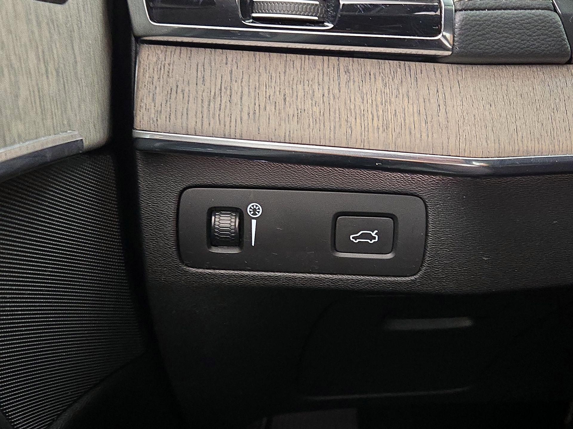 Thumbnail: 2021 Volvo XC90 - 13