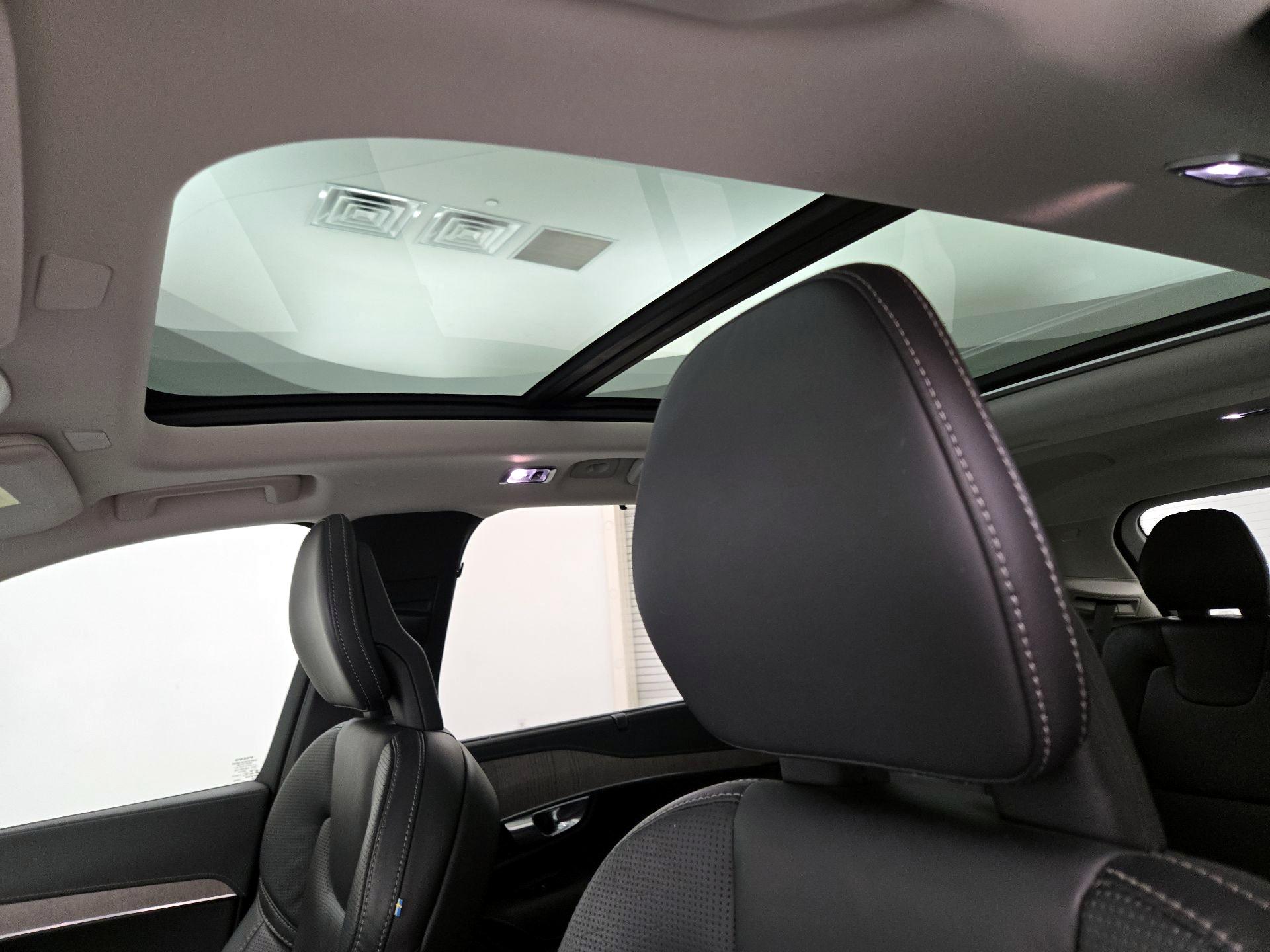 Thumbnail: 2021 Volvo XC90 - 20