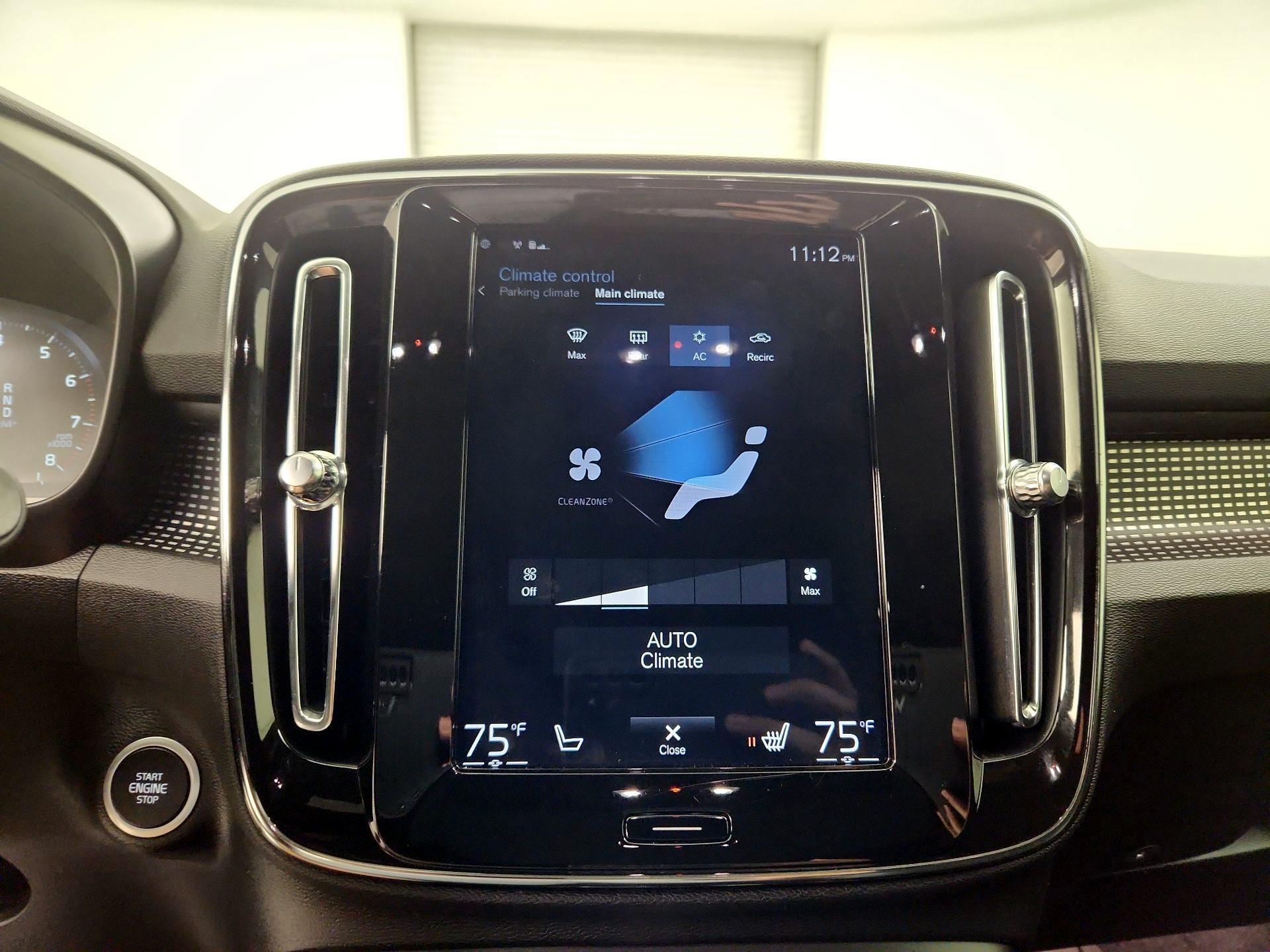 Thumbnail: 2020 Volvo XC40 - 17