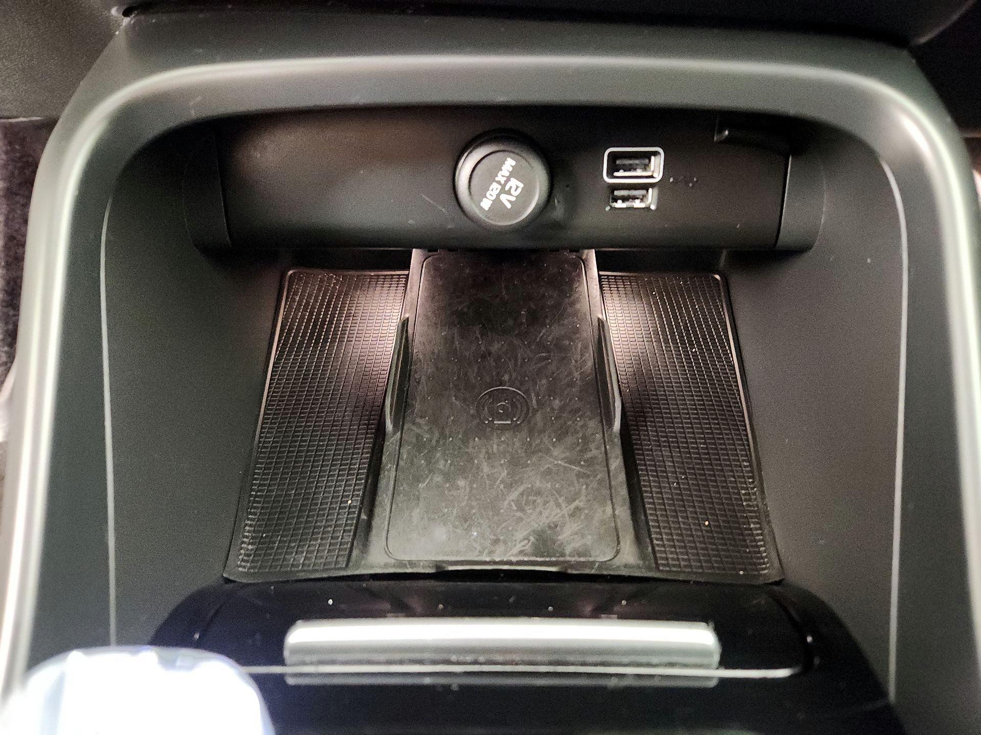 Thumbnail: 2020 Volvo XC40 - 19