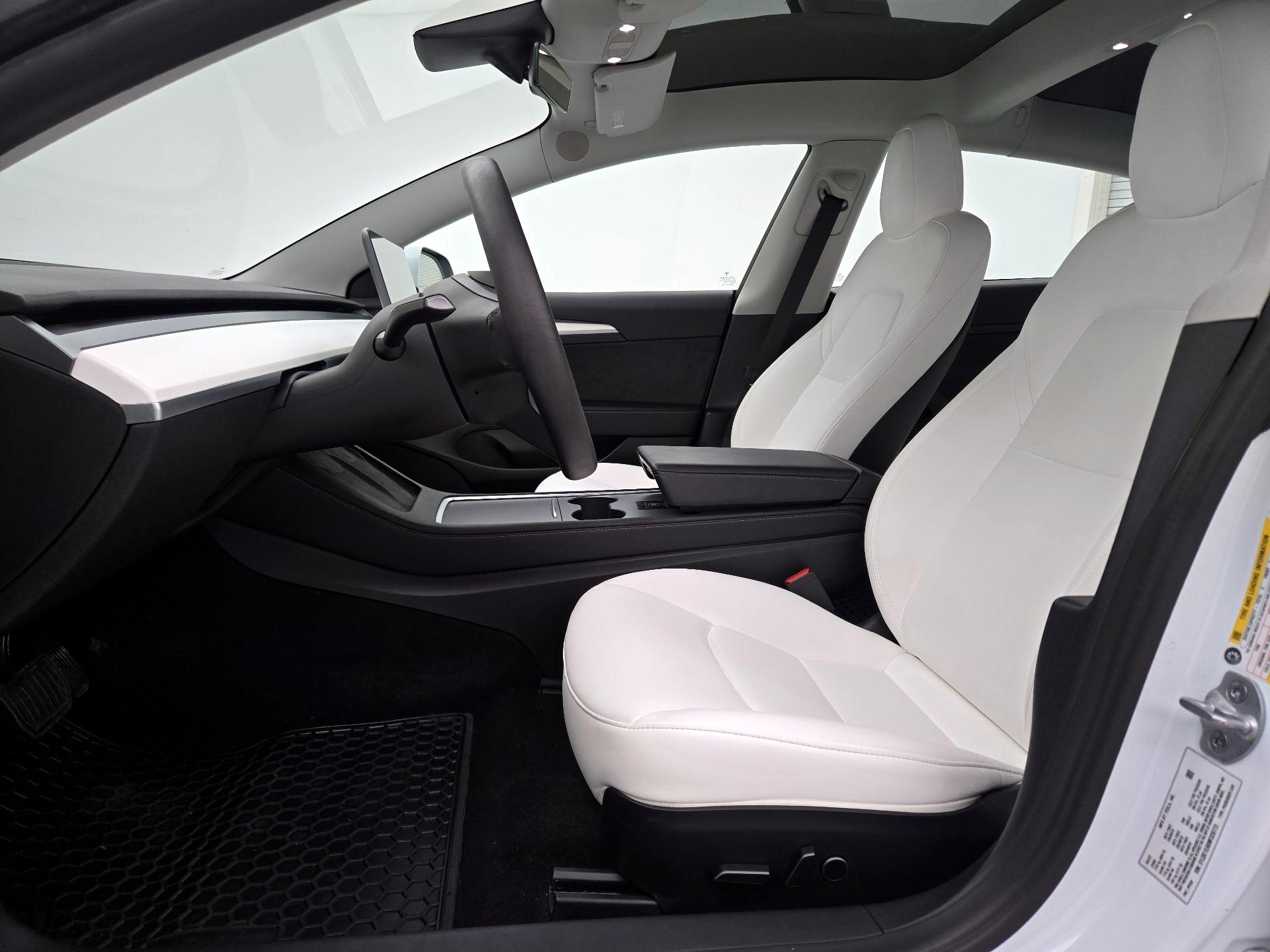 Thumbnail: 2022 Tesla Model 3 - 11