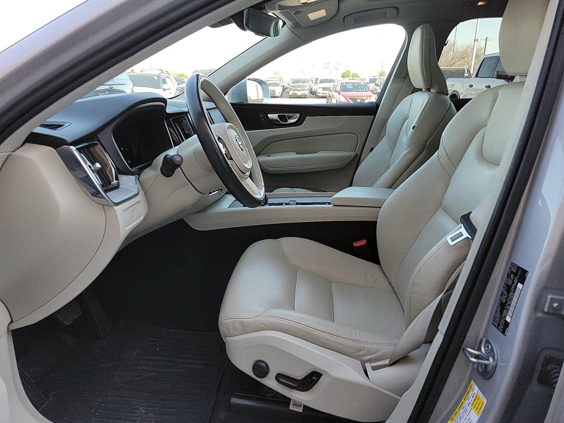 Thumbnail: 2023 Volvo XC60 - 9