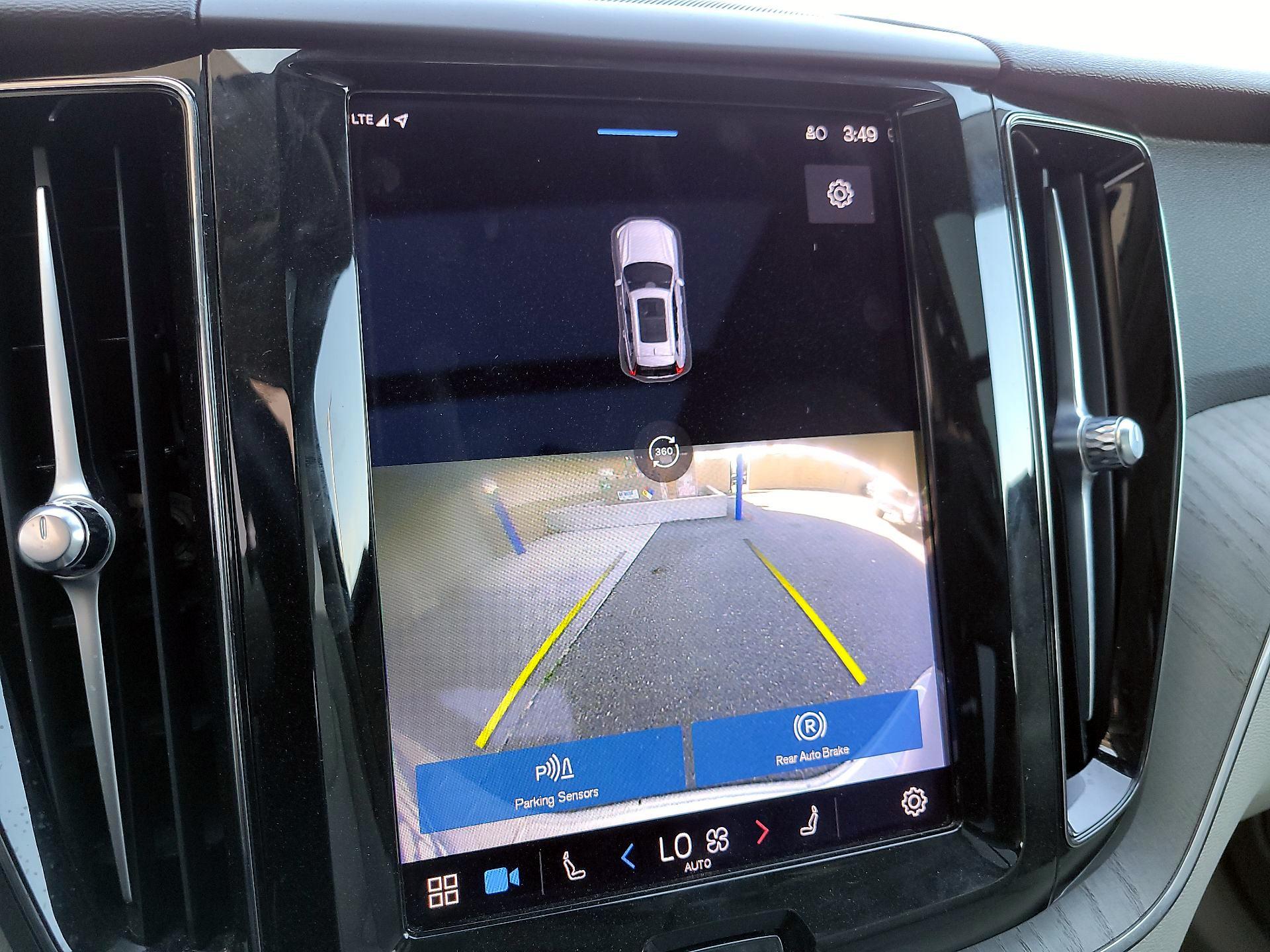 Thumbnail: 2023 Volvo XC60 - 13