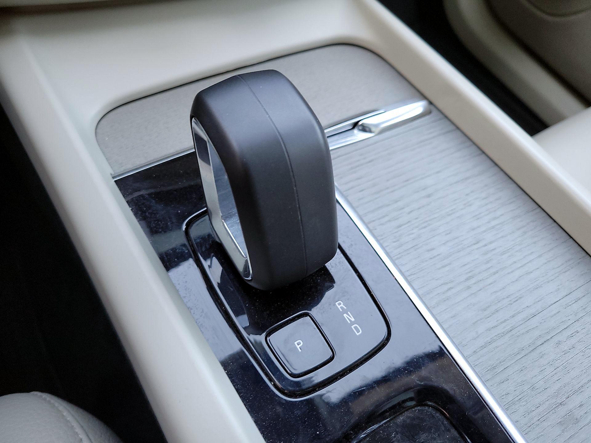 Thumbnail: 2023 Volvo XC60 - 16