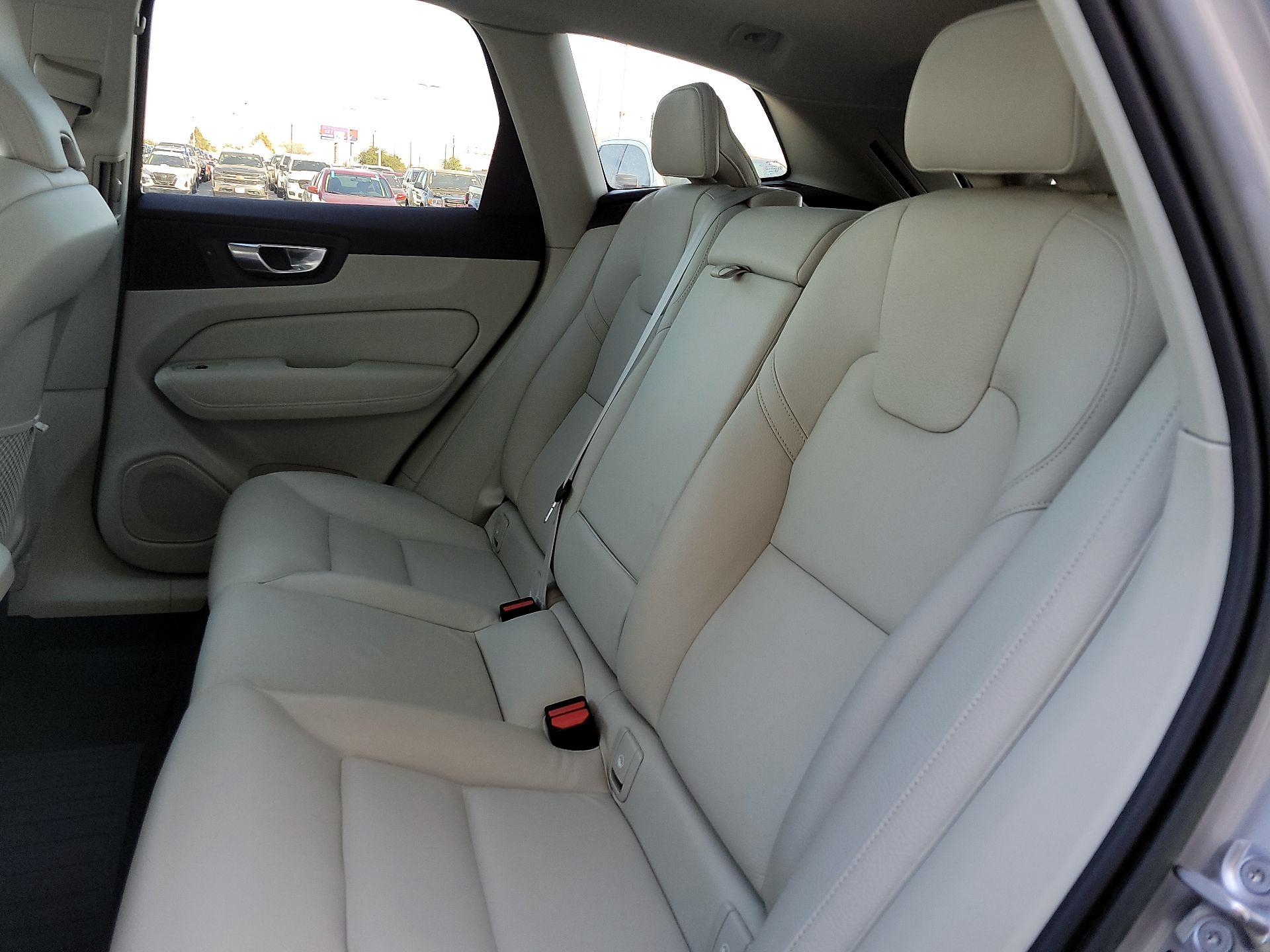 Thumbnail: 2023 Volvo XC60 - 19