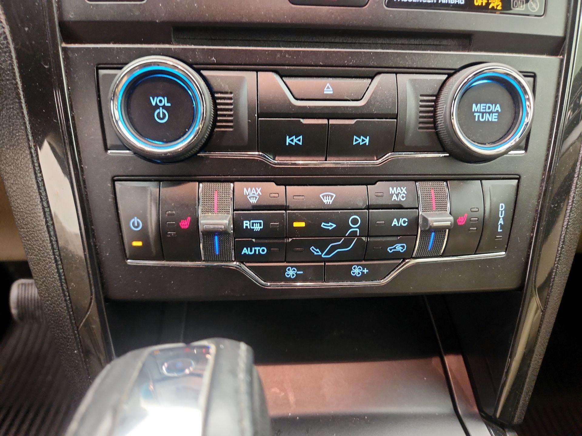 Thumbnail: 2016 Ford Explorer - 17