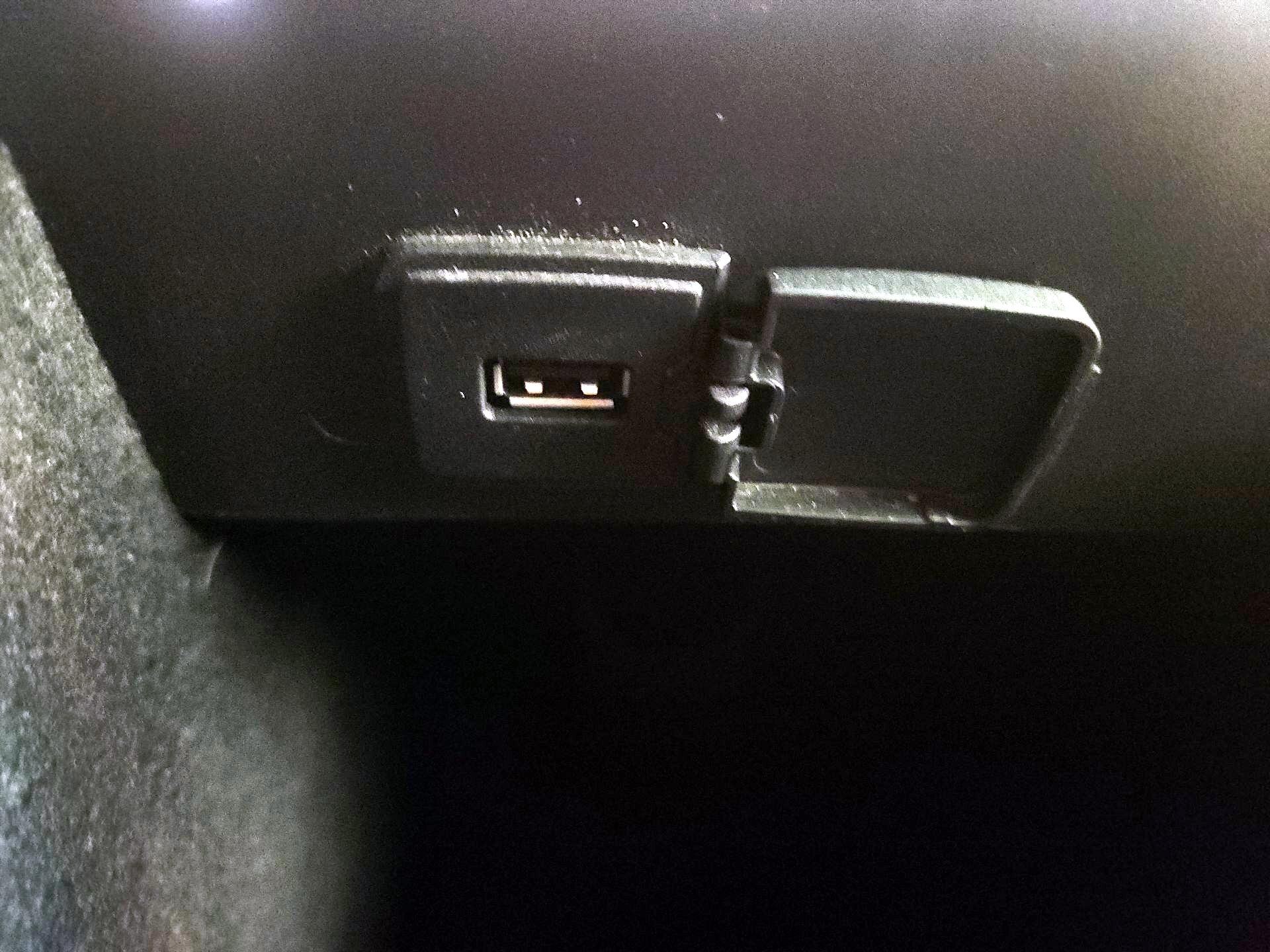 Thumbnail: 2016 Ford Explorer - 19