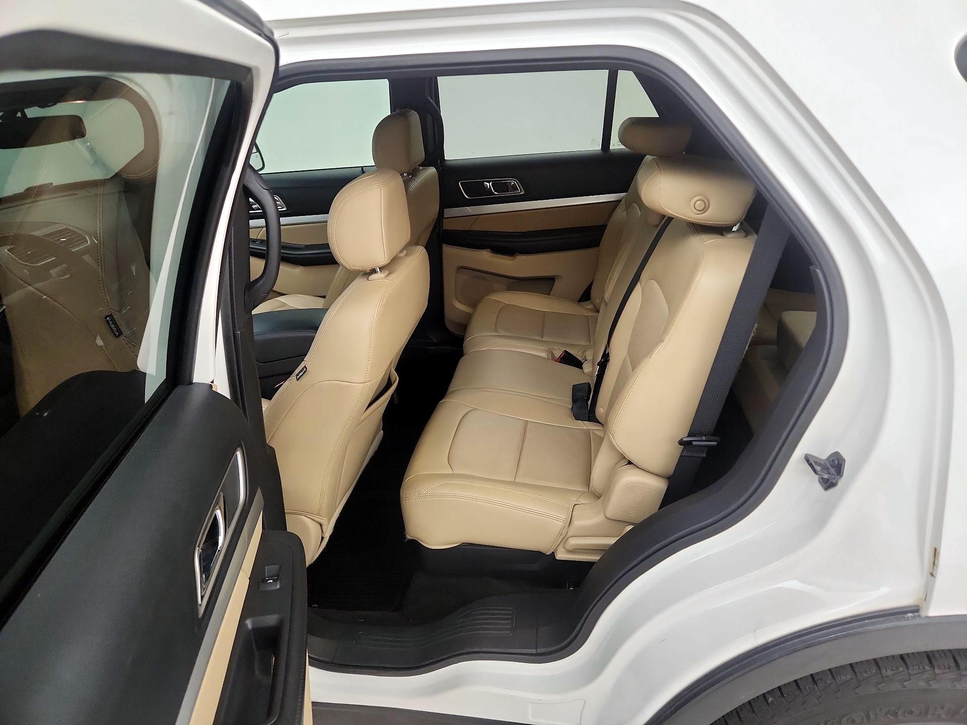 Thumbnail: 2016 Ford Explorer - 20