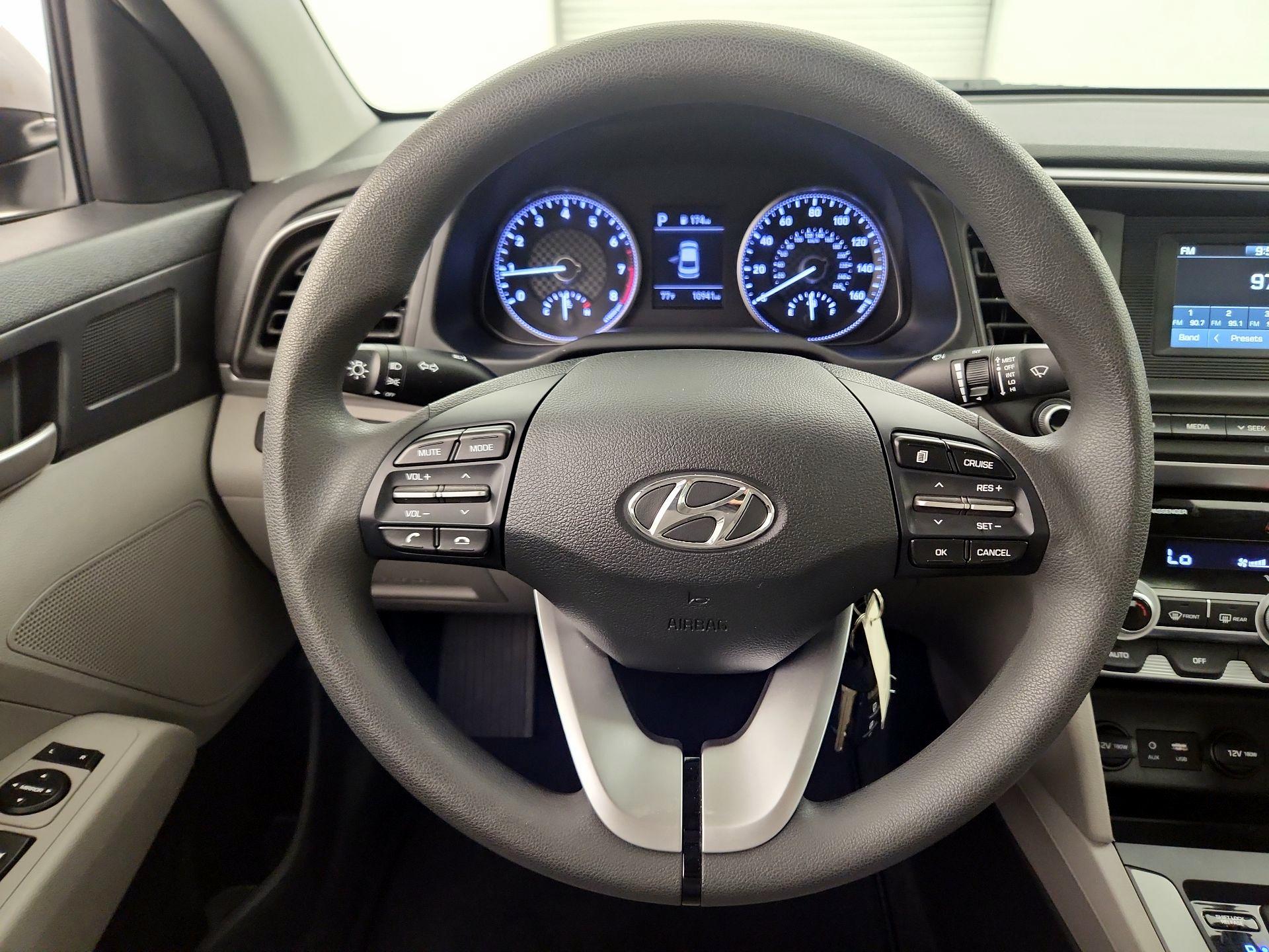 Thumbnail: 2020 Hyundai Elantra - 10