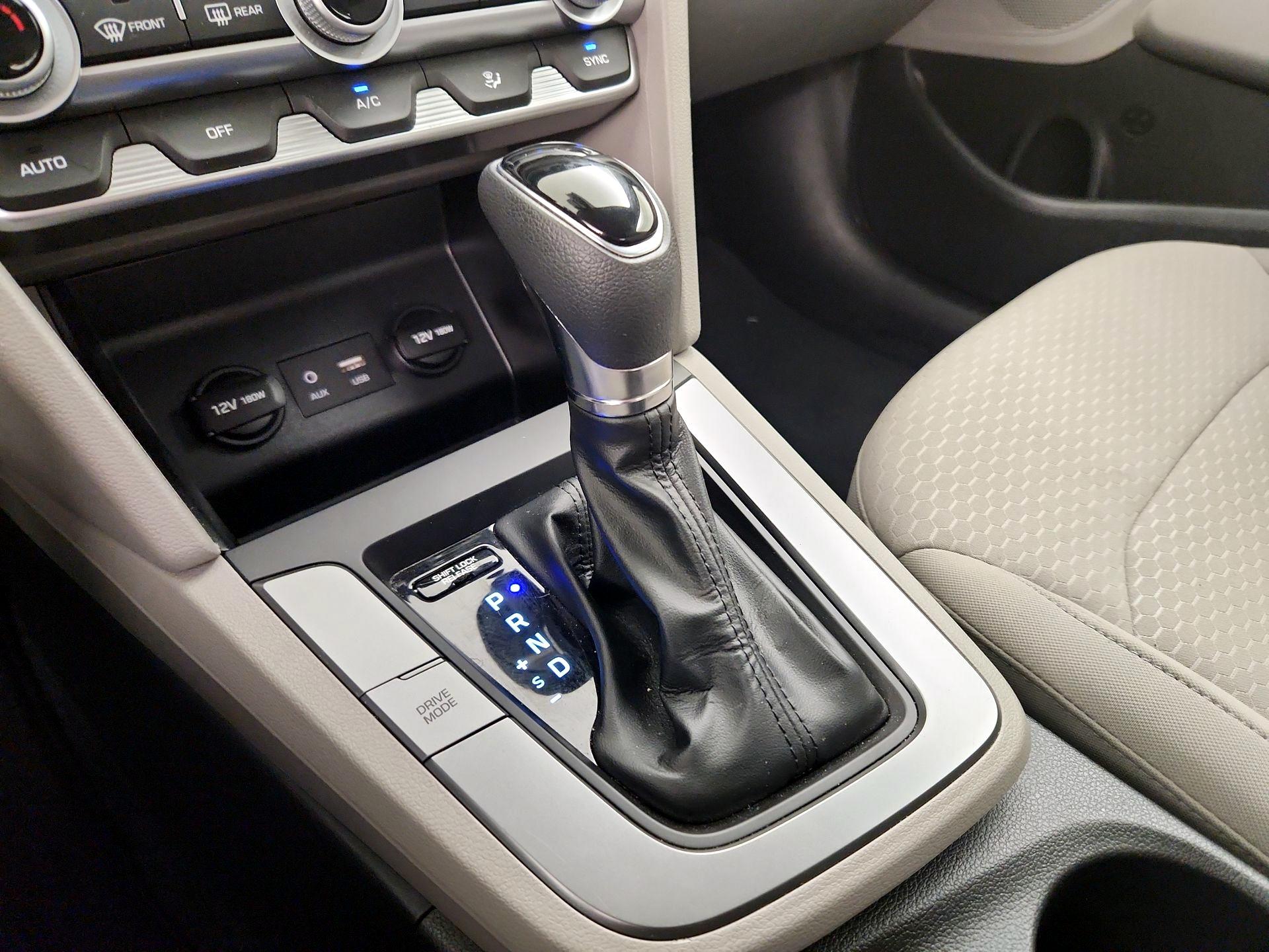 Thumbnail: 2020 Hyundai Elantra - 17