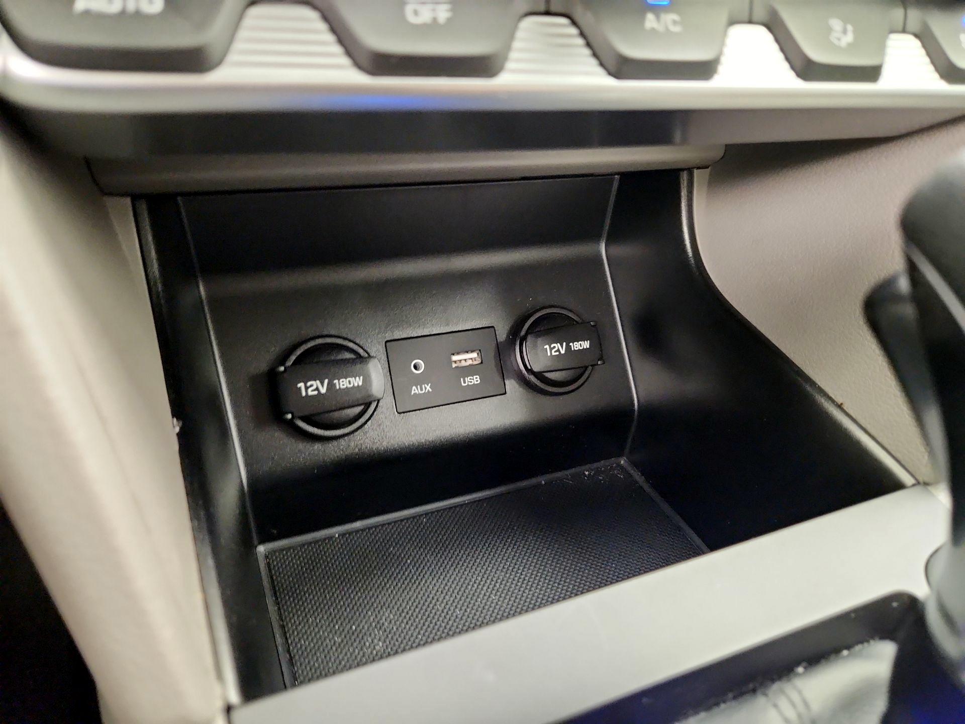 Thumbnail: 2020 Hyundai Elantra - 18