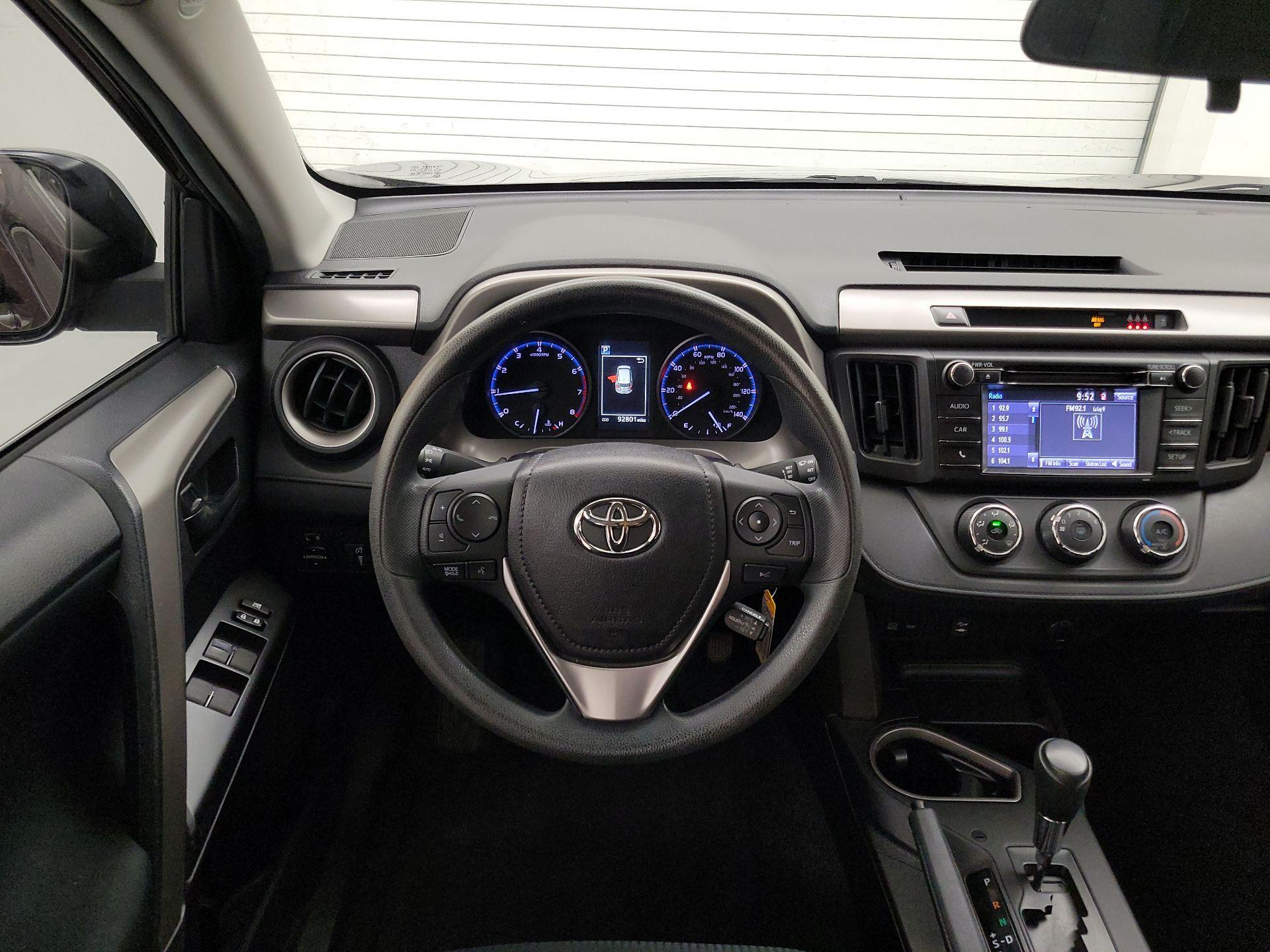 Thumbnail: 2018 Toyota RAV4 - 10